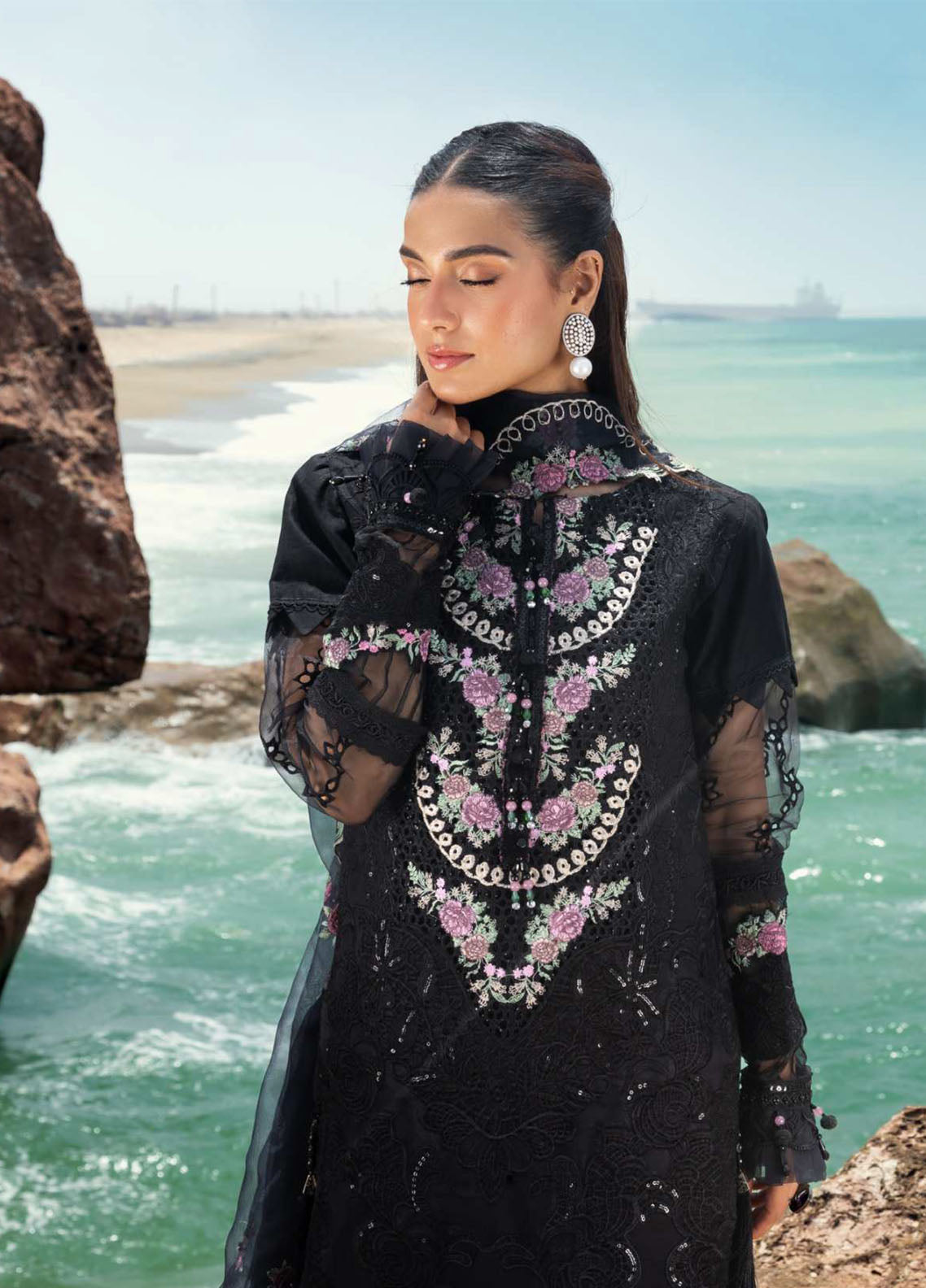 Mahiymaan By Alzohaib Luxury Embroidered Lawn 3 Piece Unstitched Suit AZ26MLL D-03 Mahiymaan By Alzohaib Luxury Embroidered Lawn 3 Piece Unstitched Suit AZ26MLL D-03