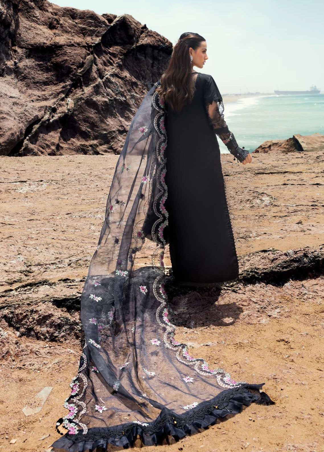 Mahiymaan By Alzohaib Luxury Embroidered Lawn 3 Piece Unstitched Suit AZ26MLL D-03 Mahiymaan By Alzohaib Luxury Embroidered Lawn 3 Piece Unstitched Suit AZ26MLL D-03