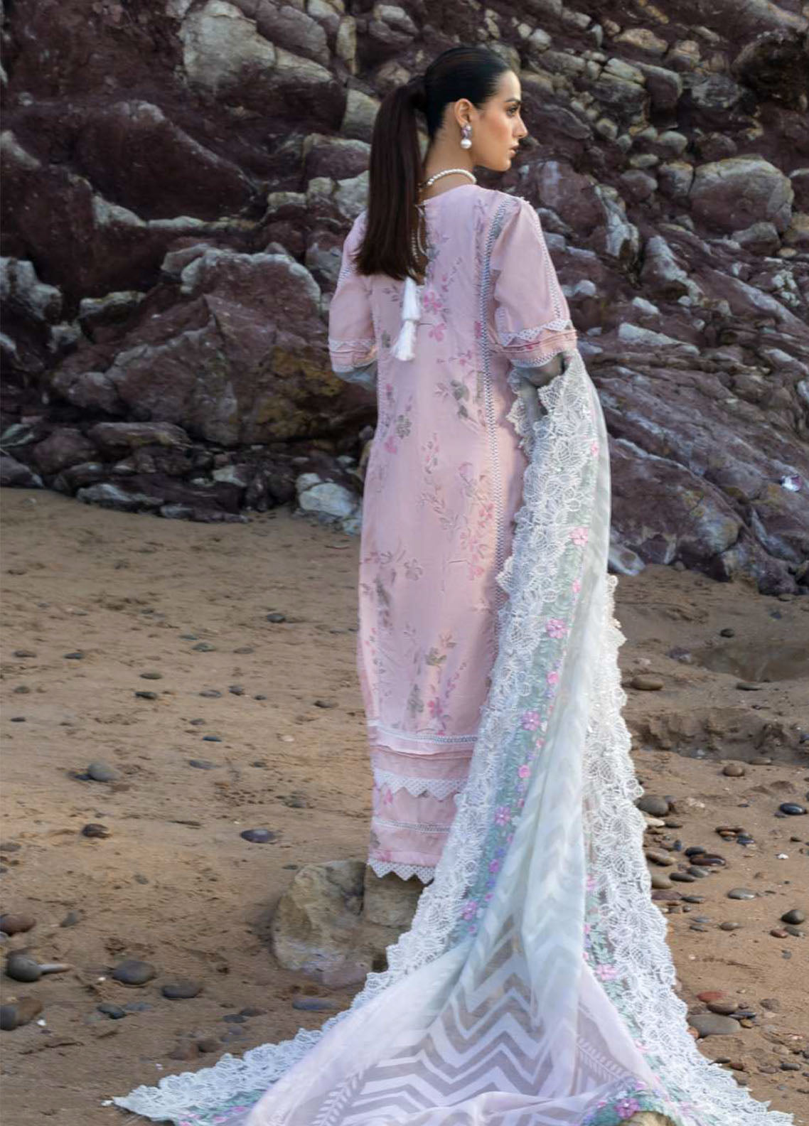 Mahiymaan By Alzohaib Luxury Embroidered Lawn 3 Piece Unstitched Suit AZ26MLL D-04 Mahiymaan By Alzohaib Luxury Embroidered Lawn 3 Piece Unstitched Suit AZ26MLL D-04