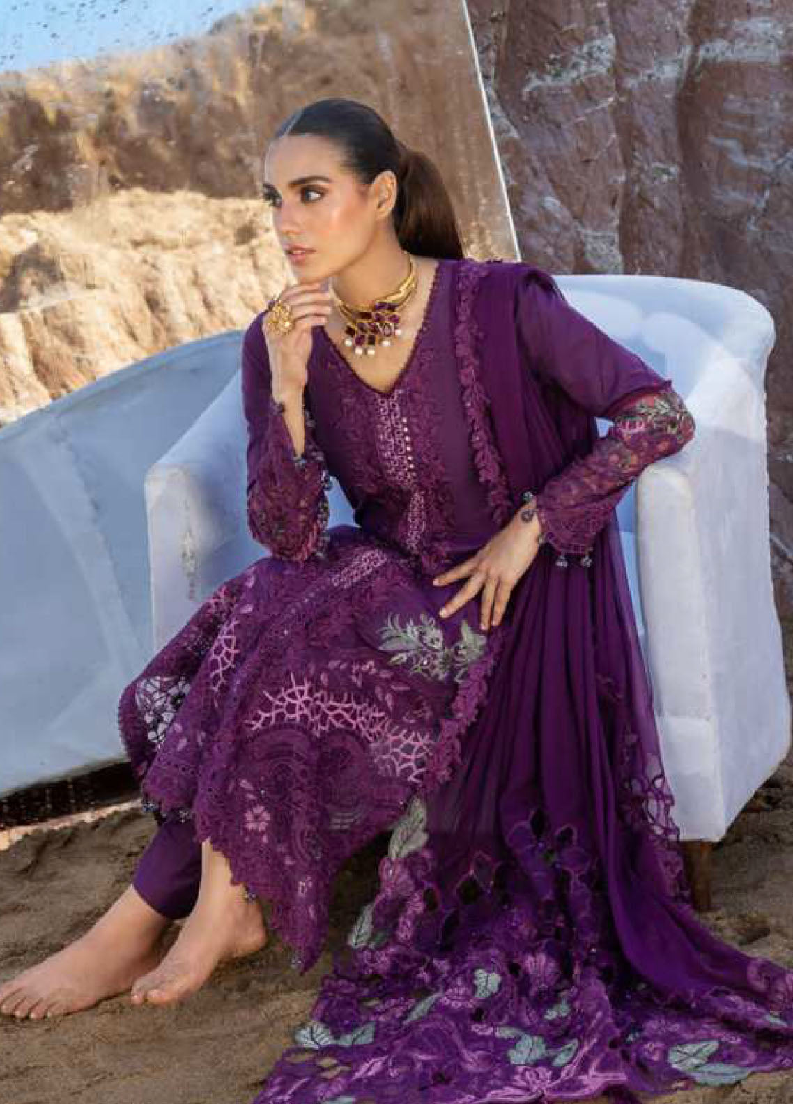 Mahiymaan By Alzohaib Luxury Embroidered Lawn 3 Piece Unstitched Suit AZ26MLL D-07 Mahiymaan By Alzohaib Luxury Embroidered Lawn 3 Piece Unstitched Suit AZ26MLL D-07