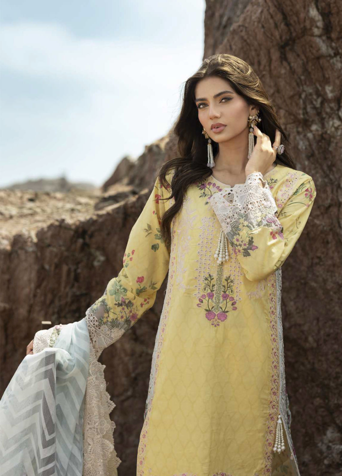 Mahiymaan By Alzohaib Luxury Embroidered Lawn 3 Piece Unstitched Suit AZ26MLL D-10 Mahiymaan By Alzohaib Luxury Embroidered Lawn 3 Piece Unstitched Suit AZ26MLL D-10