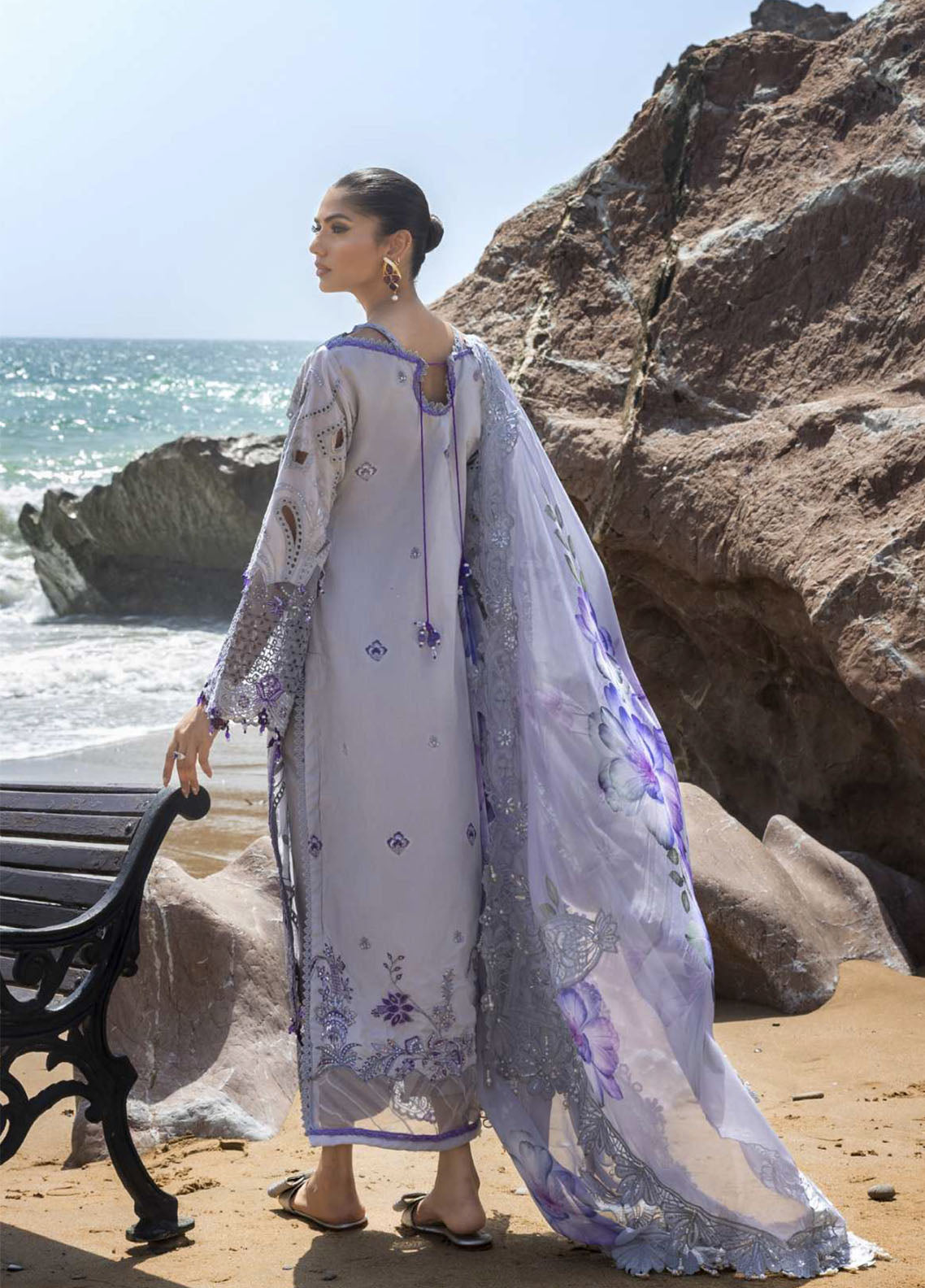 Mahiymaan By Alzohaib Luxury Embroidered Lawn 3 Piece Unstitched Suit AZ26MLL D-11 Mahiymaan By Alzohaib Luxury Embroidered Lawn 3 Piece Unstitched Suit AZ26MLL D-11