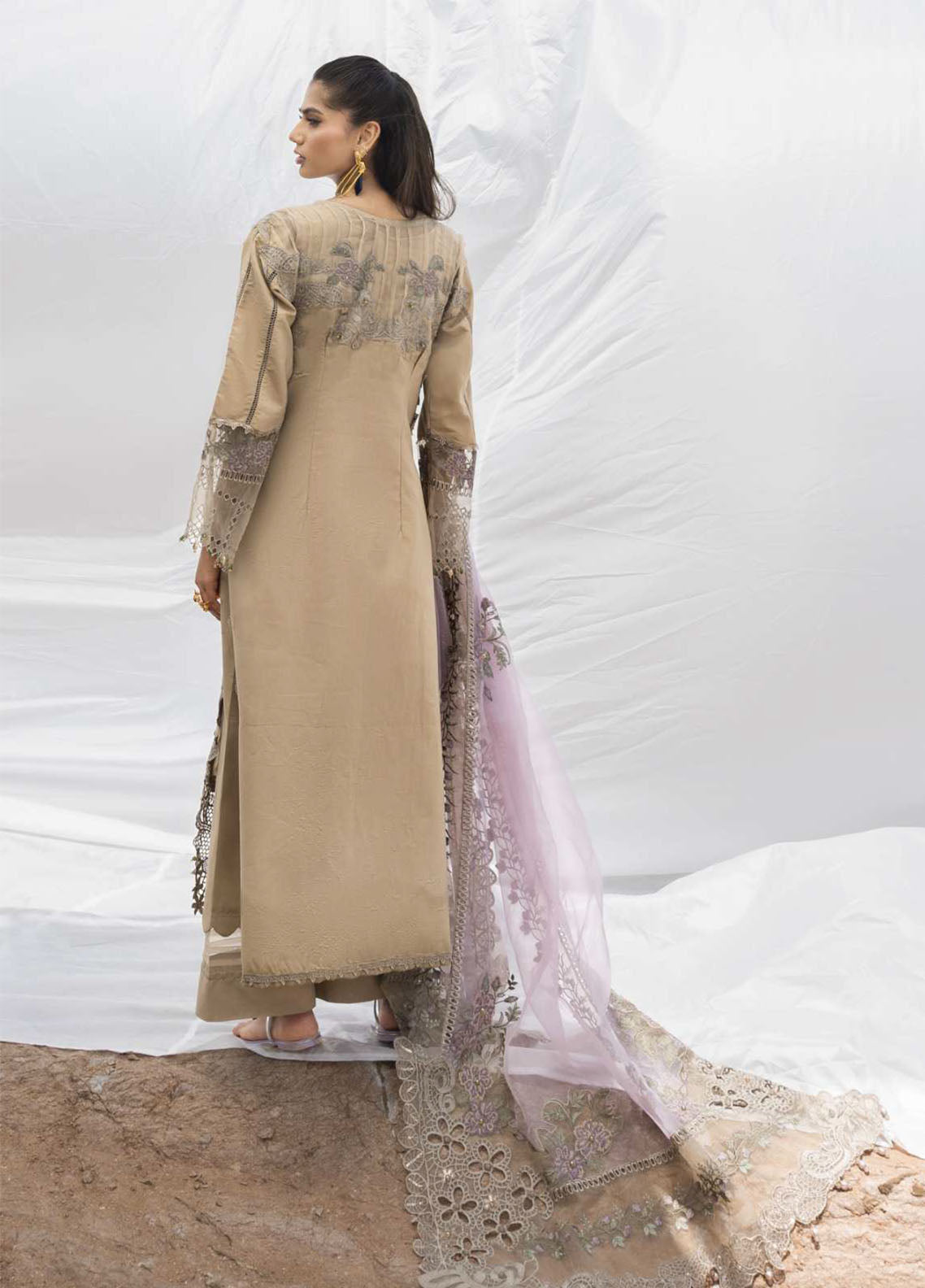 Mahiymaan By Alzohaib Luxury Embroidered Lawn 3 Piece Unstitched Suit AZ26MLL D-12 Mahiymaan By Alzohaib Luxury Embroidered Lawn 3 Piece Unstitched Suit AZ26MLL D-12