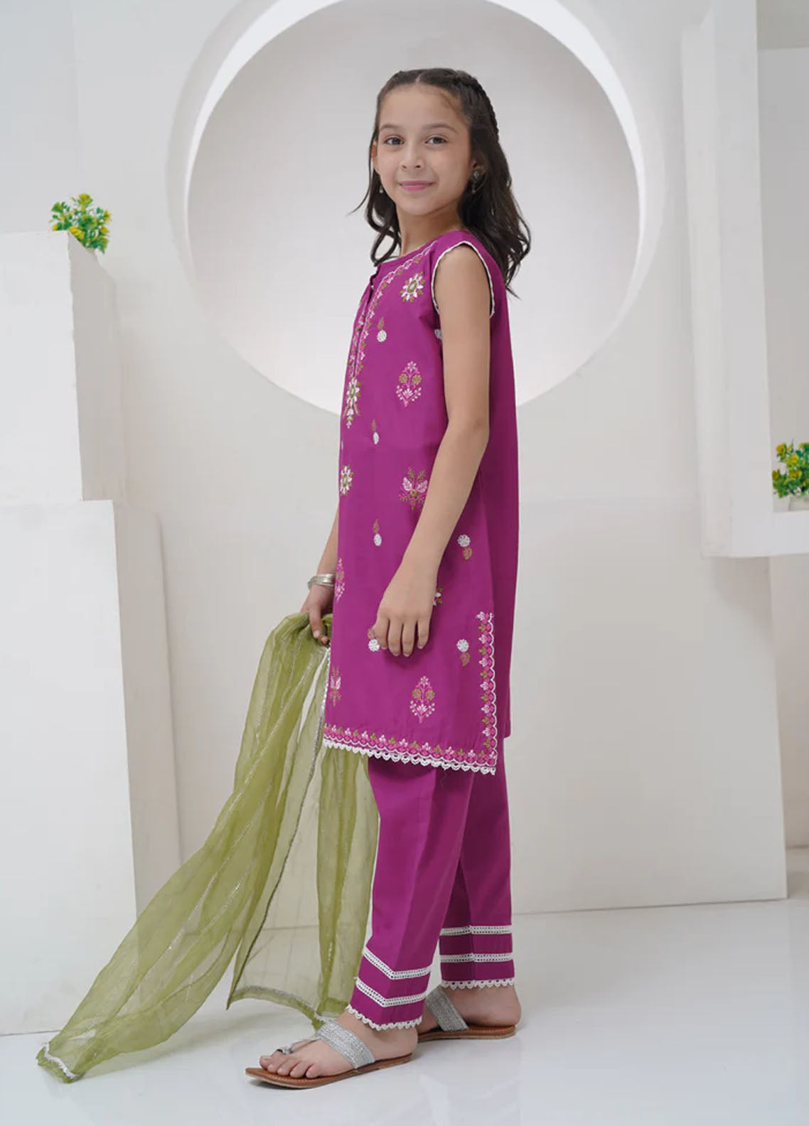 Mahroo Digital Embroidered Cotton 2 Piece Stitched Suit MMCS25K&G D-GS-EMB-002-PPL Mahroo Digital Embroidered Cotton 2 Piece Stitched Suit MMCS25K&G D-GS-EMB-002-PPL