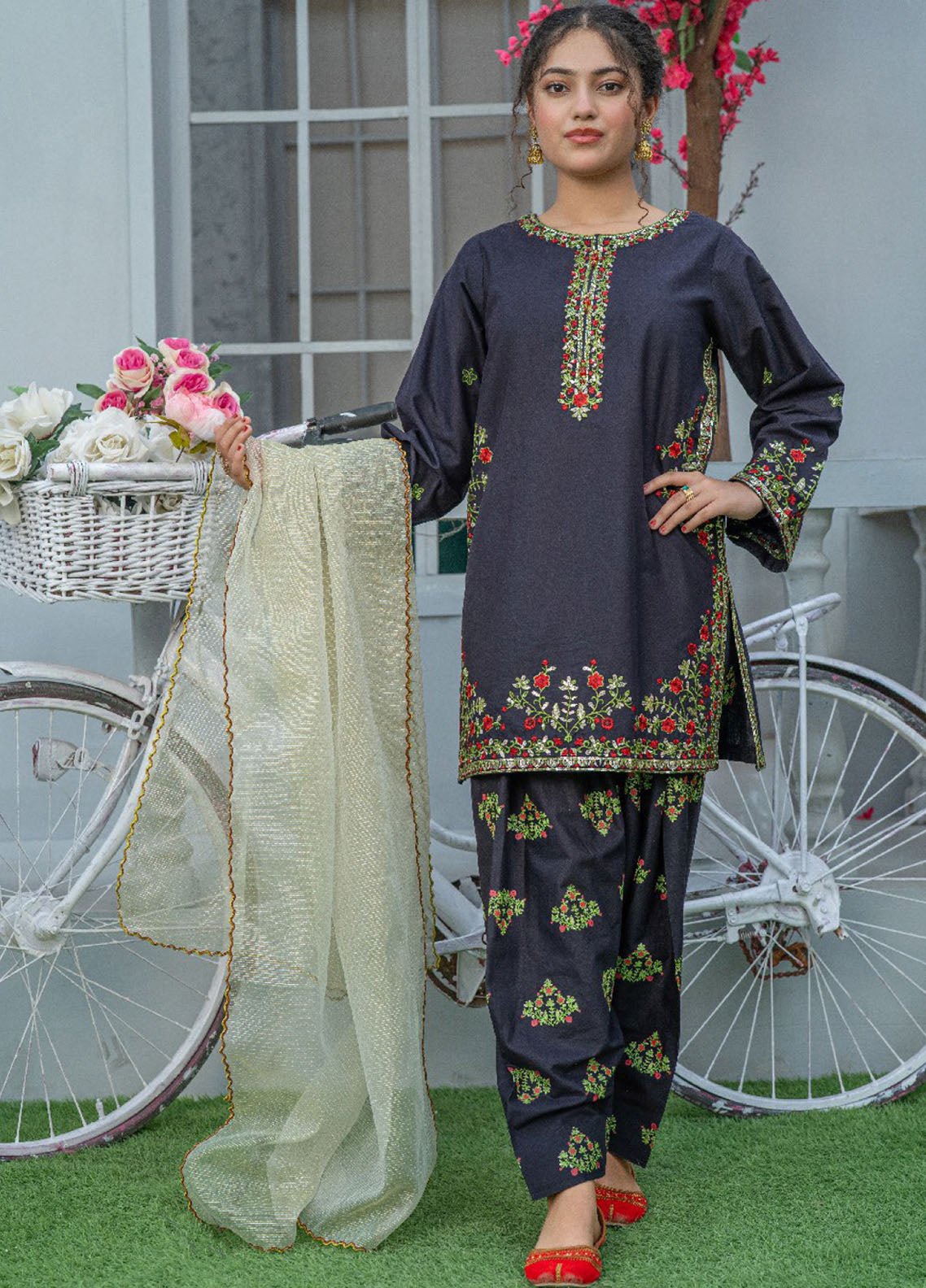 Mahroo Digital Embroidered Cotton 3 Piece Stitched Suit MMCS25K&G D-T-EMB-006-D Mahroo Digital Embroidered Cotton 3 Piece Stitched Suit MMCS25K&G D-T-EMB-006-D