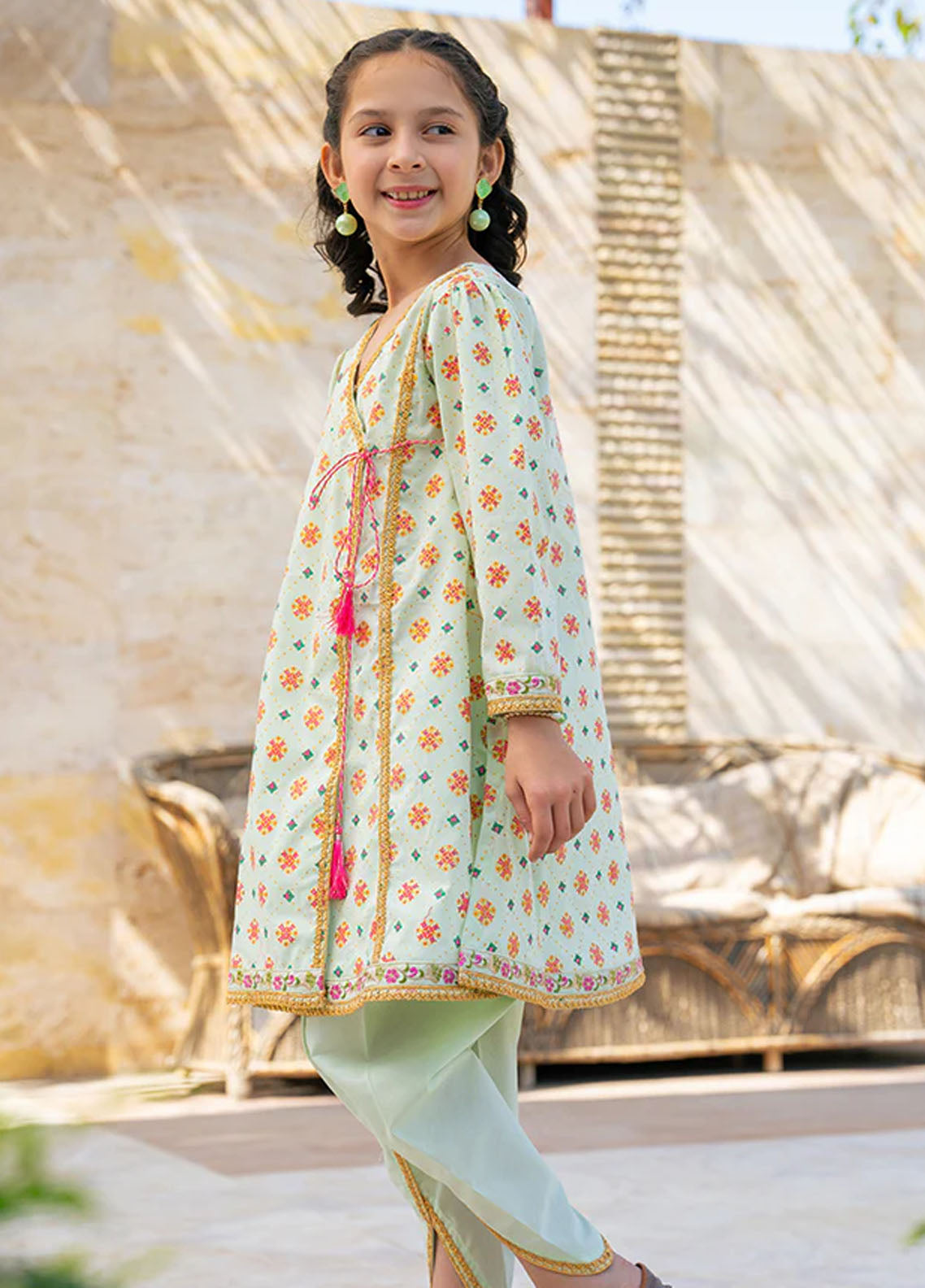 Mahroo Digital Printed Lawn 2 Piece Stitched Suit MMCS25K&G D-K-SFC-019 Mahroo Digital Printed Lawn 2 Piece Stitched Suit MMCS25K&G D-K-SFC-019