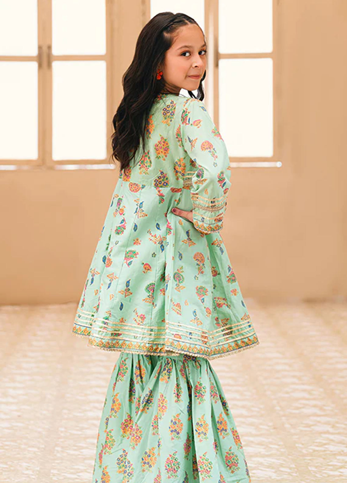 Mahroo Digital Printed Lawn 2 Piece Stitched Suit MMCS25K&G D-MG-011 Mahroo Digital Printed Lawn 2 Piece Stitched Suit MMCS25K&G D-MG-011