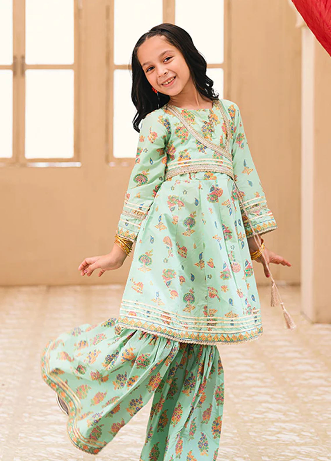 Mahroo Digital Printed Lawn 2 Piece Stitched Suit MMCS25K&G D-MG-011 Mahroo Digital Printed Lawn 2 Piece Stitched Suit MMCS25K&G D-MG-011