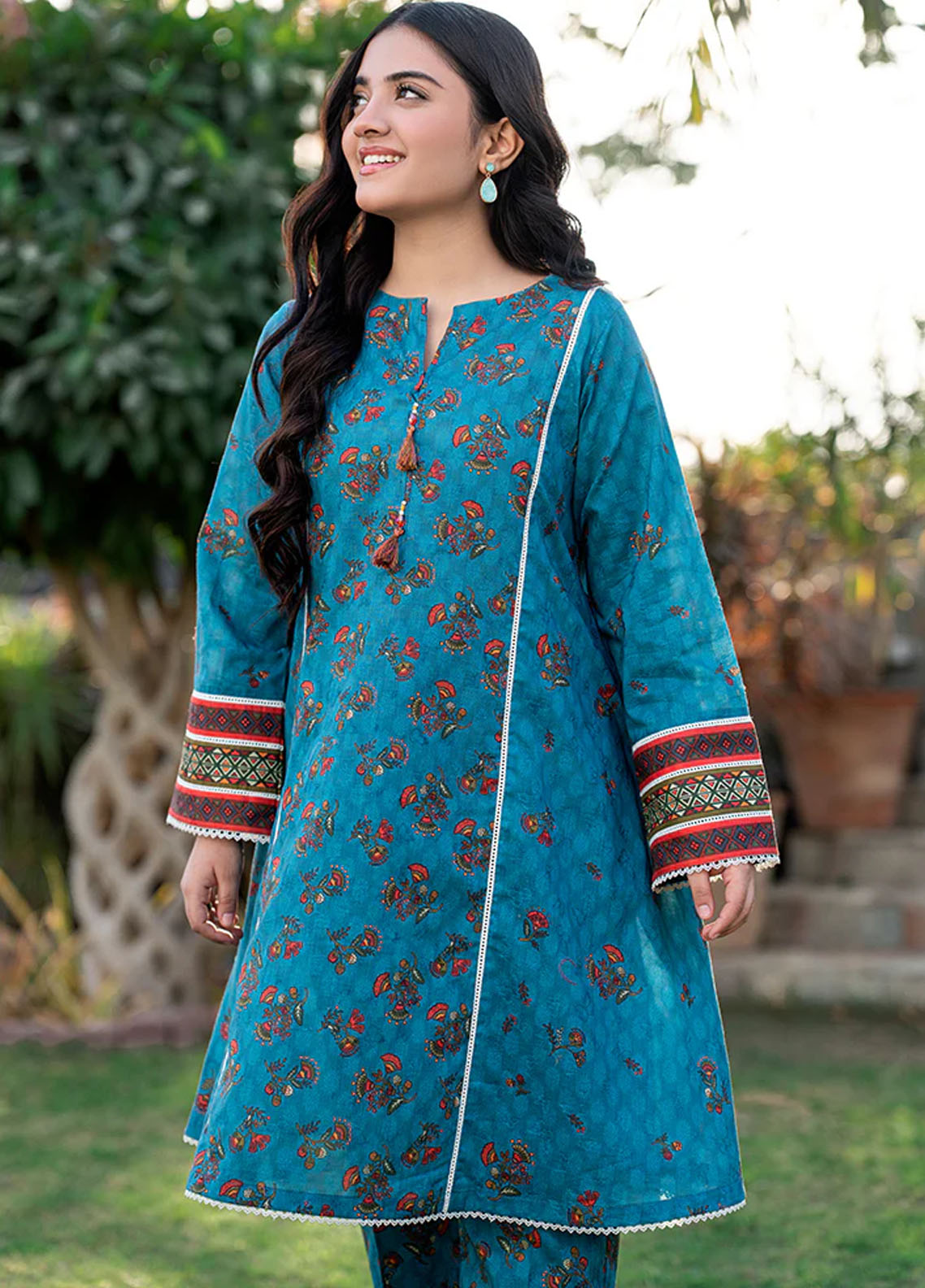 Mahroo Digital Printed Lawn 2 Piece Stitched Suit MMCS25K&G D-T-ALPRTW-029 Mahroo Digital Printed Lawn 2 Piece Stitched Suit MMCS25K&G D-T-ALPRTW-029