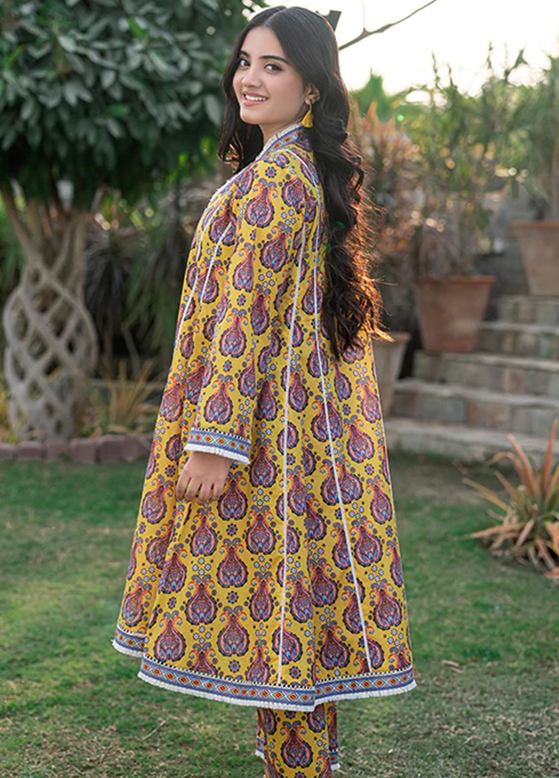 Mahroo Digital Printed Lawn 2 Piece Stitched Suit MMCS25K&G D-T-ALPRTW-033 Mahroo Digital Printed Lawn 2 Piece Stitched Suit MMCS25K&G D-T-ALPRTW-033
