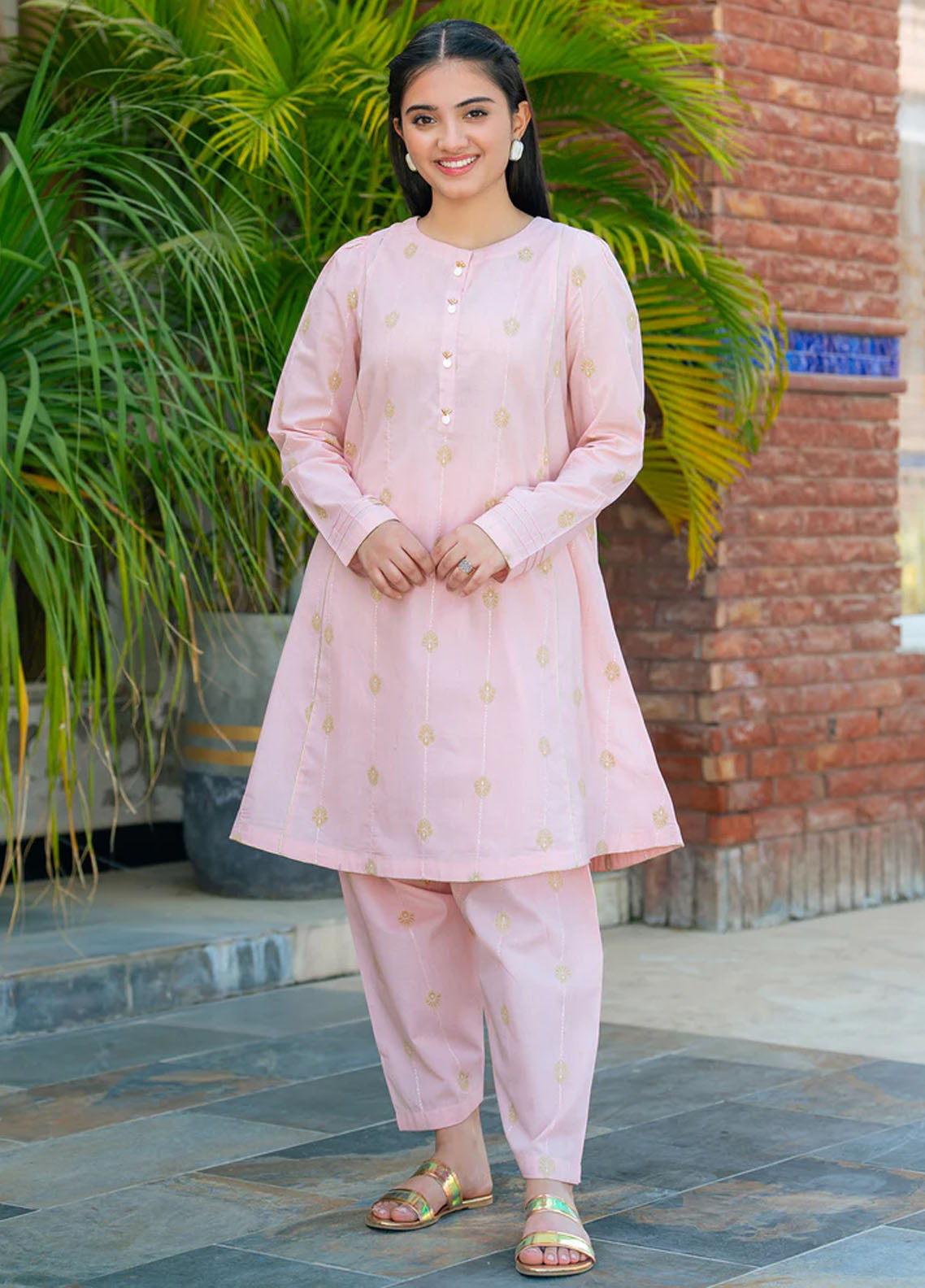 Mahroo Digital Printed Lawn 2 Piece Stitched Suit MMCS25K&G D-T-SFC-034 Mahroo Digital Printed Lawn 2 Piece Stitched Suit MMCS25K&G D-T-SFC-034