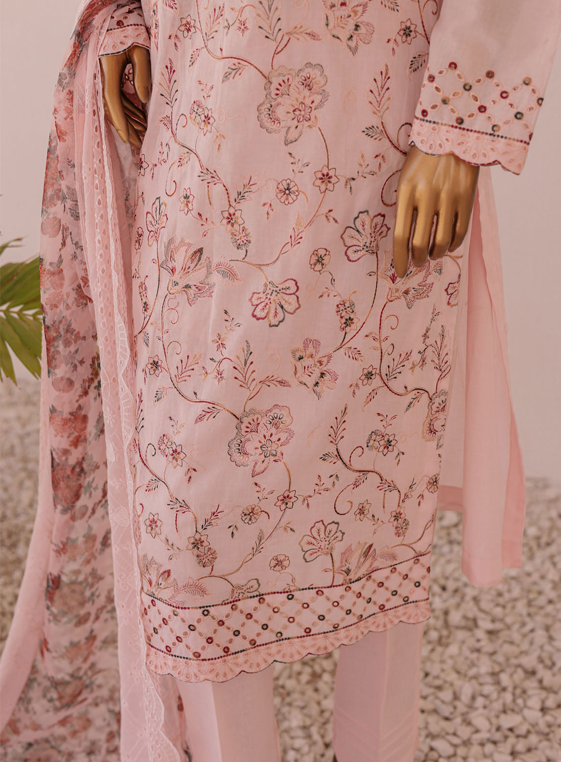 Majestic By HZ Luxury Embroidered Lawn 3 Piece Unstitched Suit HZ24M MEC-06 Majestic By HZ Luxury Embroidered Lawn 3 Piece Unstitched Suit HZ24M MEC-06