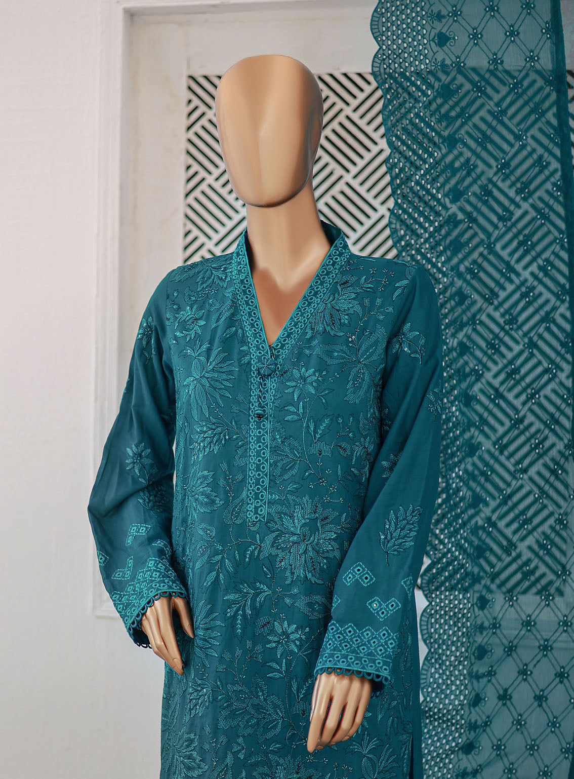 Majestic By HZ Luxury Embroidered Lawn 3 Piece Unstitched Suit HZ24M MEC-10 Majestic By HZ Luxury Embroidered Lawn 3 Piece Unstitched Suit HZ24M MEC-10