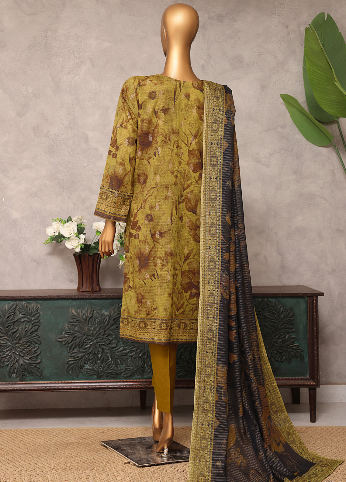 Majestic By HZ Textile Embroidered Jacquard 3 Piece Unstitched Suit HZ25M MJE-17 Majestic By HZ Textile Embroidered Jacquard 3 Piece Unstitched Suit HZ25M MJE-17