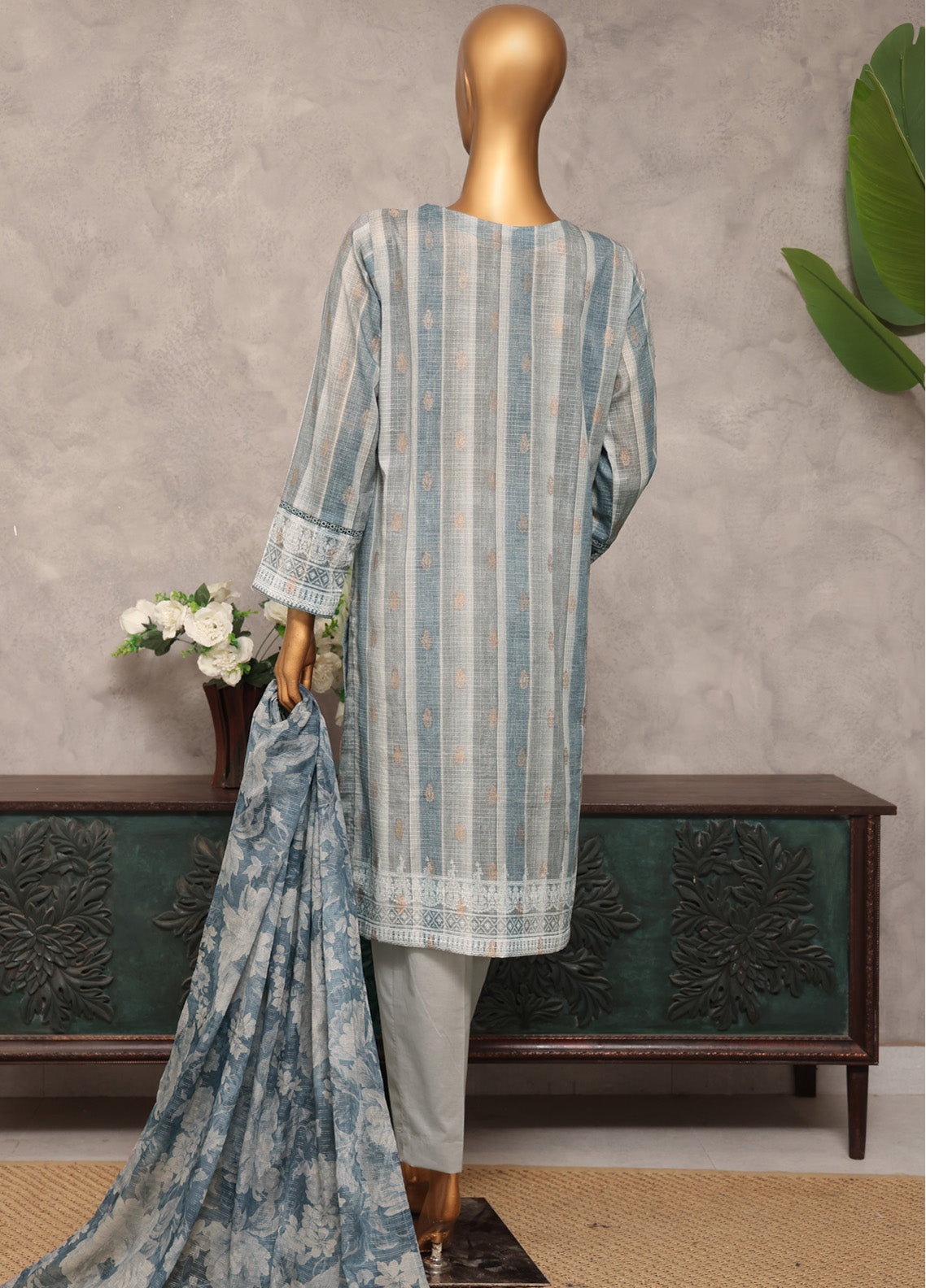 Majestic By HZ Textile Embroidered Jacquard 3 Piece Unstitched Suit HZ25M MJE-19 Majestic By HZ Textile Embroidered Jacquard 3 Piece Unstitched Suit HZ25M MJE-19