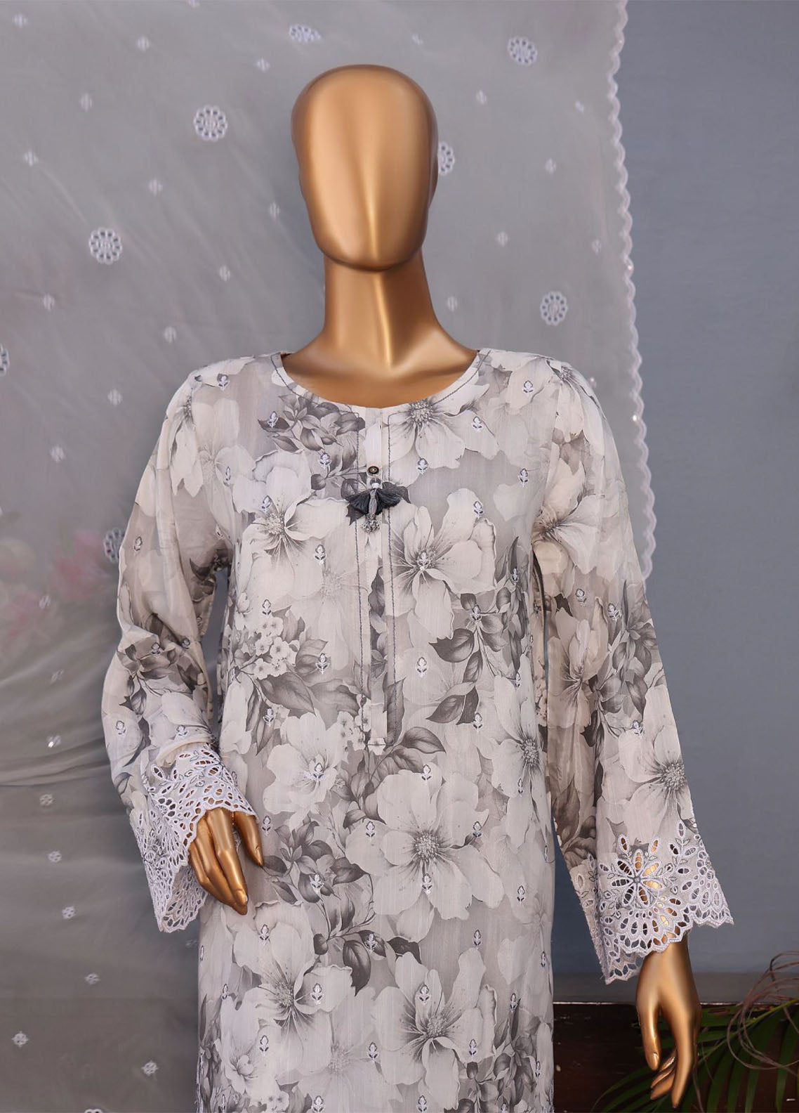 Majestic By HZ Textile Embroidered Khaddar 3 Piece Stitched Suit HZ25MT&D D-024 Majestic By HZ Textile Embroidered Khaddar 3 Piece Stitched Suit HZ25MT&D D-024