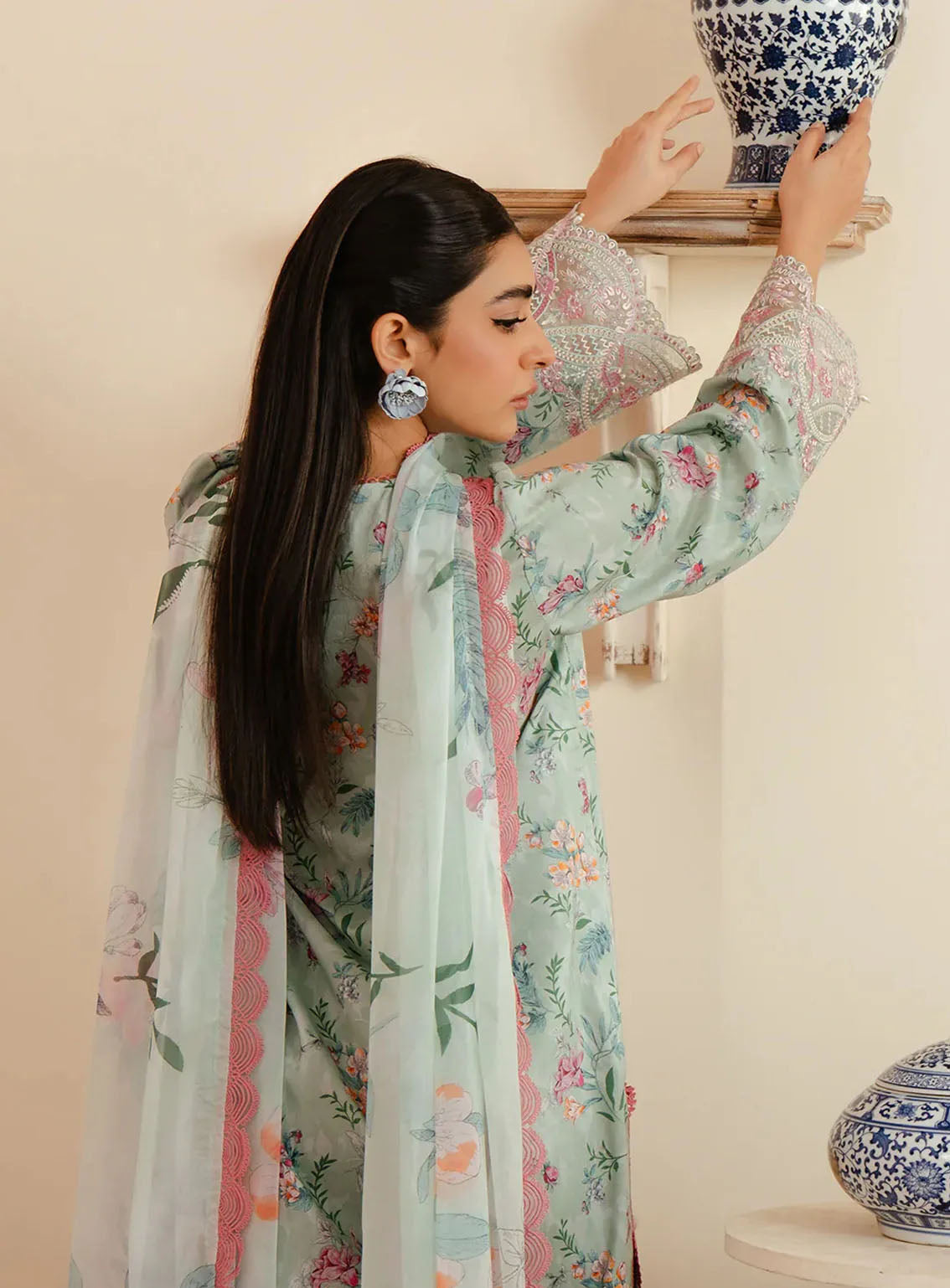 Malina By Afrozeh Printed Lawn 3 Piece Unstitched Suit AF24M D-09 ARUNA Malina By Afrozeh Printed Lawn 3 Piece Unstitched Suit AF24M D-09 ARUNA