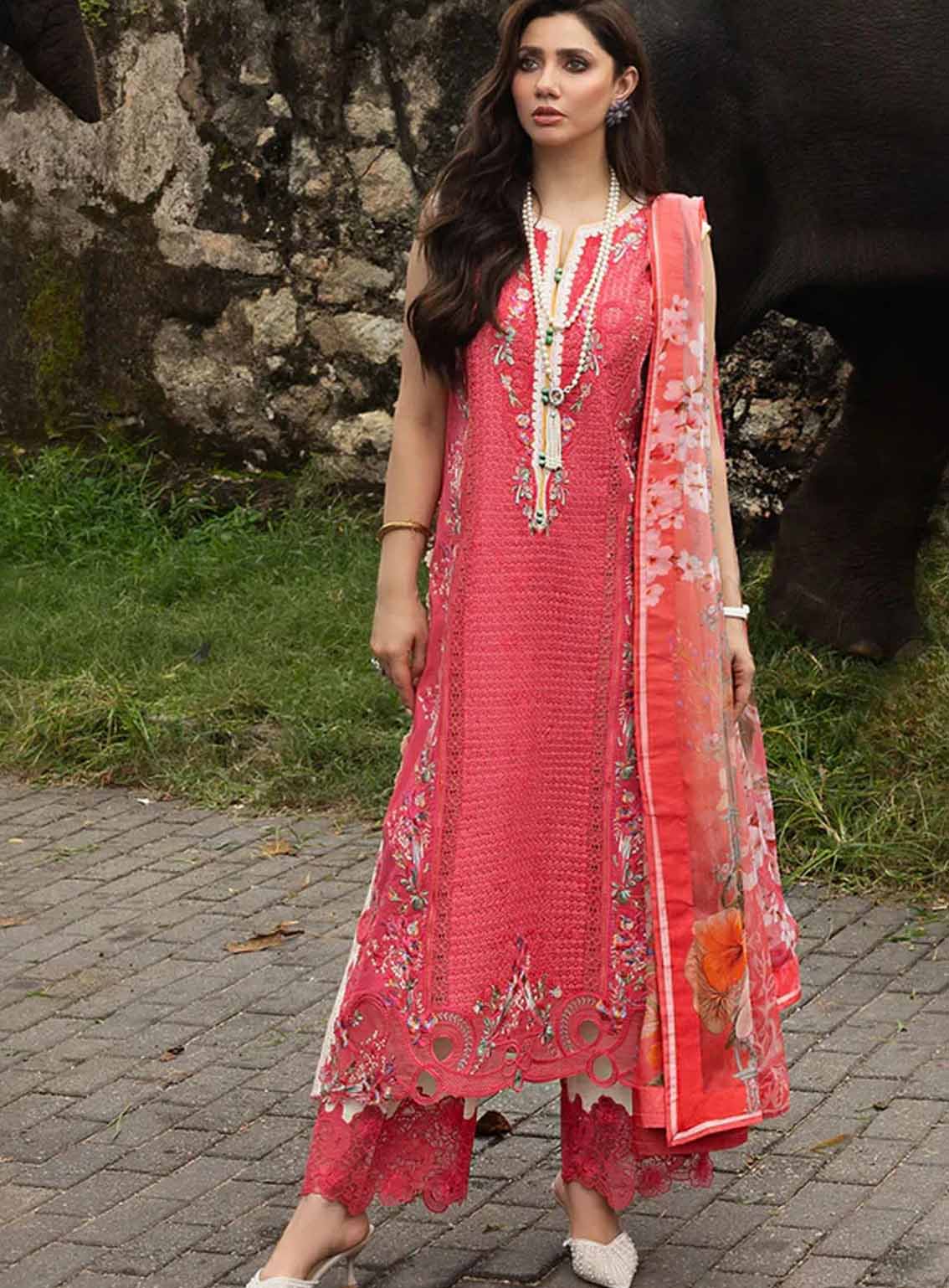 Manaram By Mushq Embroidered Lawn 3 Piece Unstitched Suit MQ25ML D-206 ETERNAL RADIANCE Manaram By Mushq Embroidered Lawn 3 Piece Unstitched Suit MQ25ML D-206 ETERNAL RADIANCE