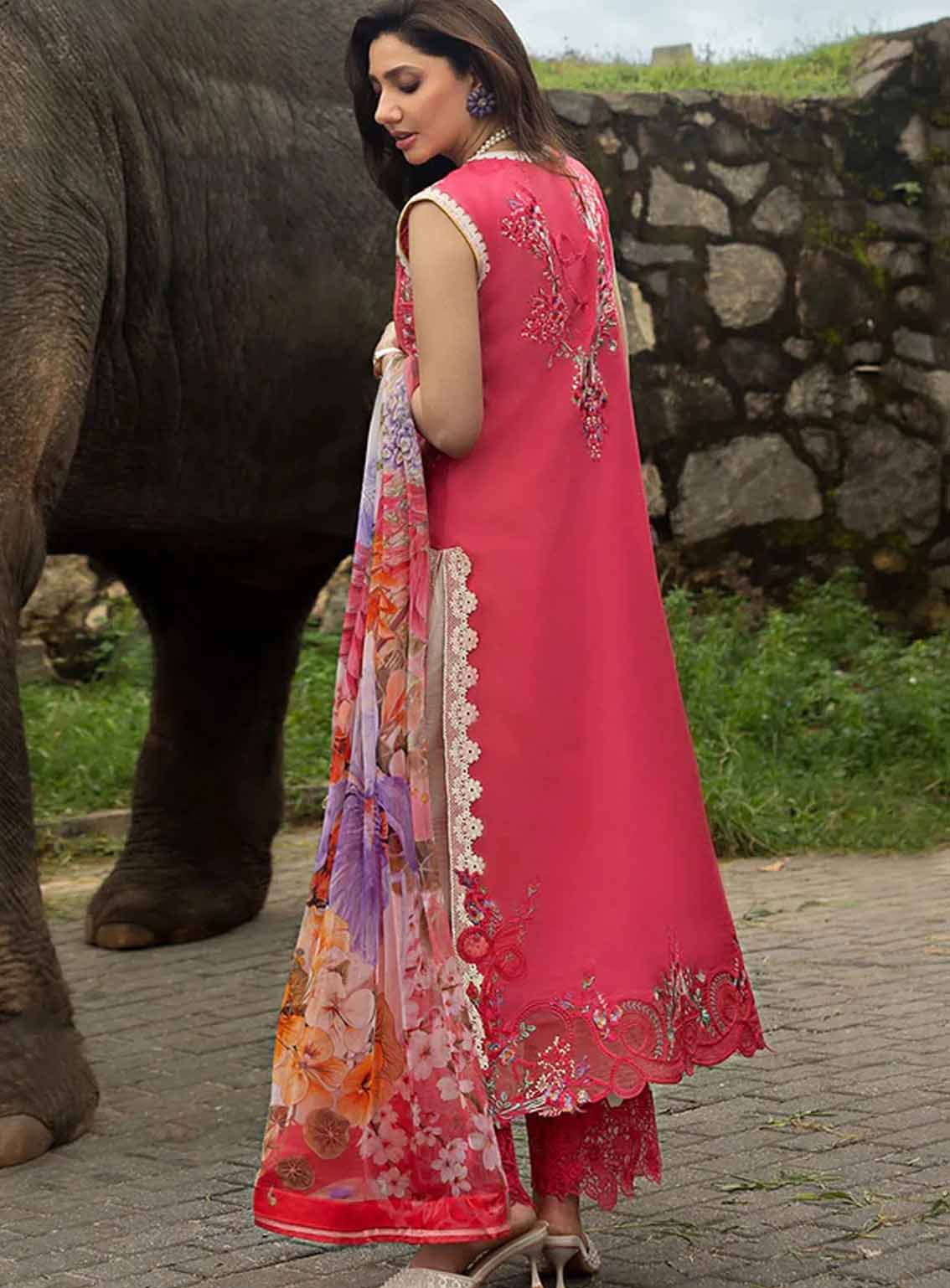 Manaram By Mushq Embroidered Lawn 3 Piece Unstitched Suit MQ25ML D-206 ETERNAL RADIANCE Manaram By Mushq Embroidered Lawn 3 Piece Unstitched Suit MQ25ML D-206 ETERNAL RADIANCE