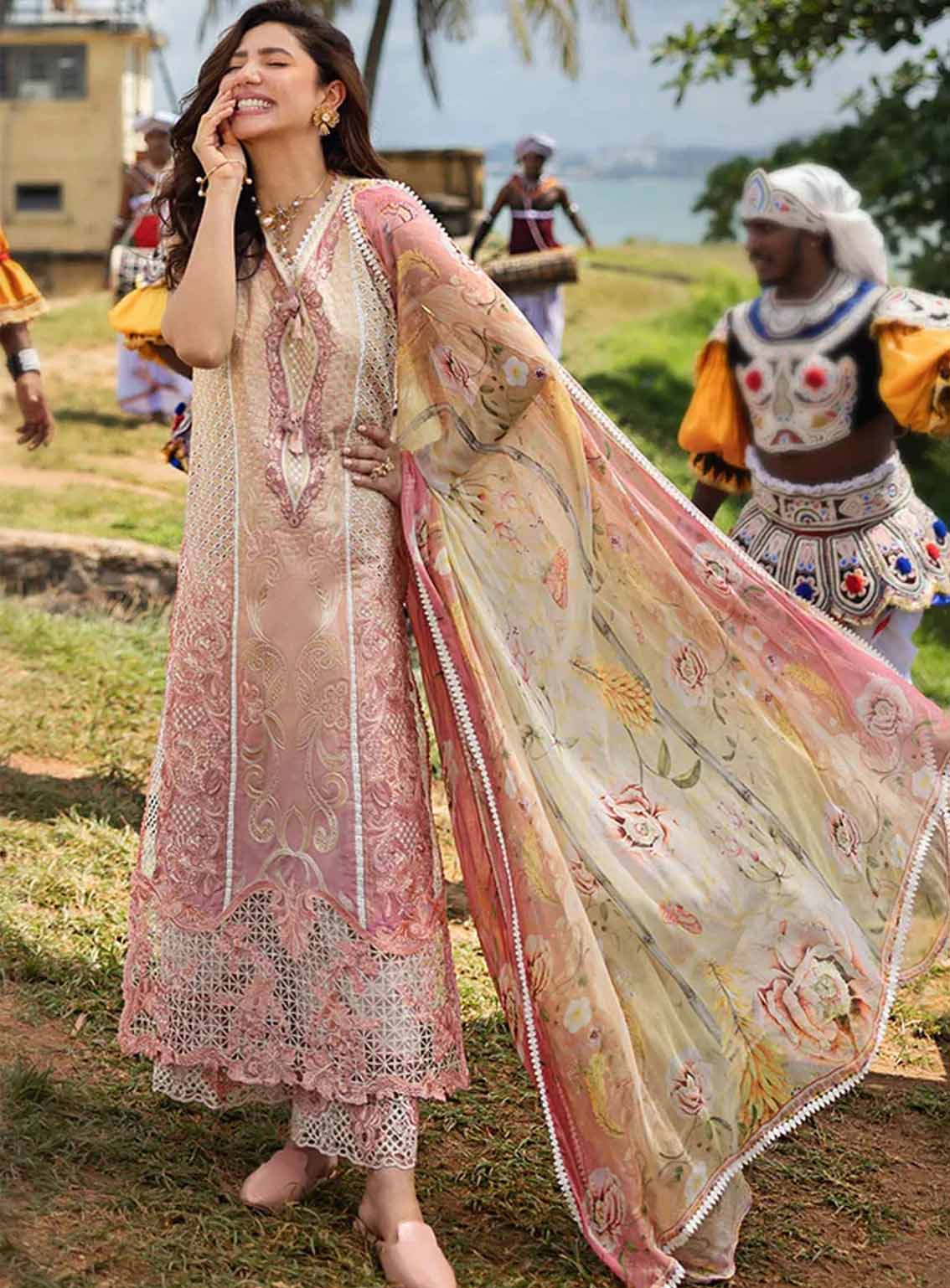 Manaram By Mushq Embroidered Lawn 3 Piece Unstitched Suit MQ25ML D-209 TRANQUIL SPARK Manaram By Mushq Embroidered Lawn 3 Piece Unstitched Suit MQ25ML D-209 TRANQUIL SPARK