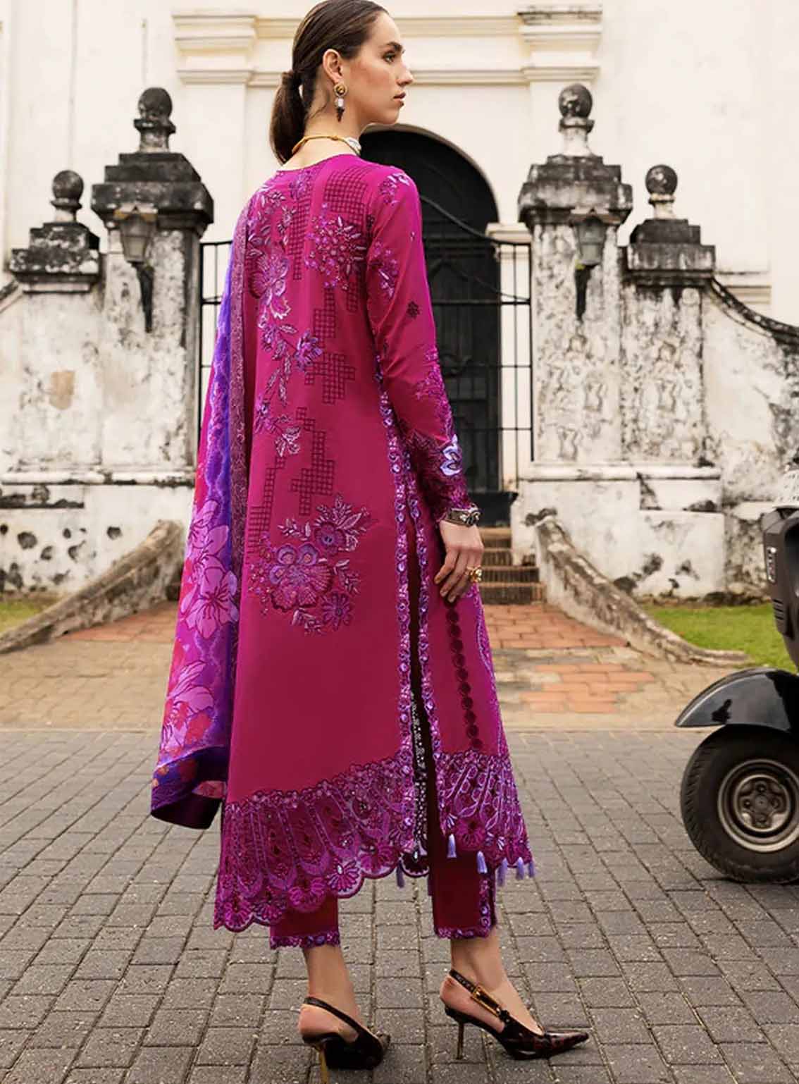 Manaram By Mushq Embroidered Lawn 3 Piece Unstitched Suit MQ25ML D-214 DREAMY WHIRL Manaram By Mushq Embroidered Lawn 3 Piece Unstitched Suit MQ25ML D-214 DREAMY WHIRL