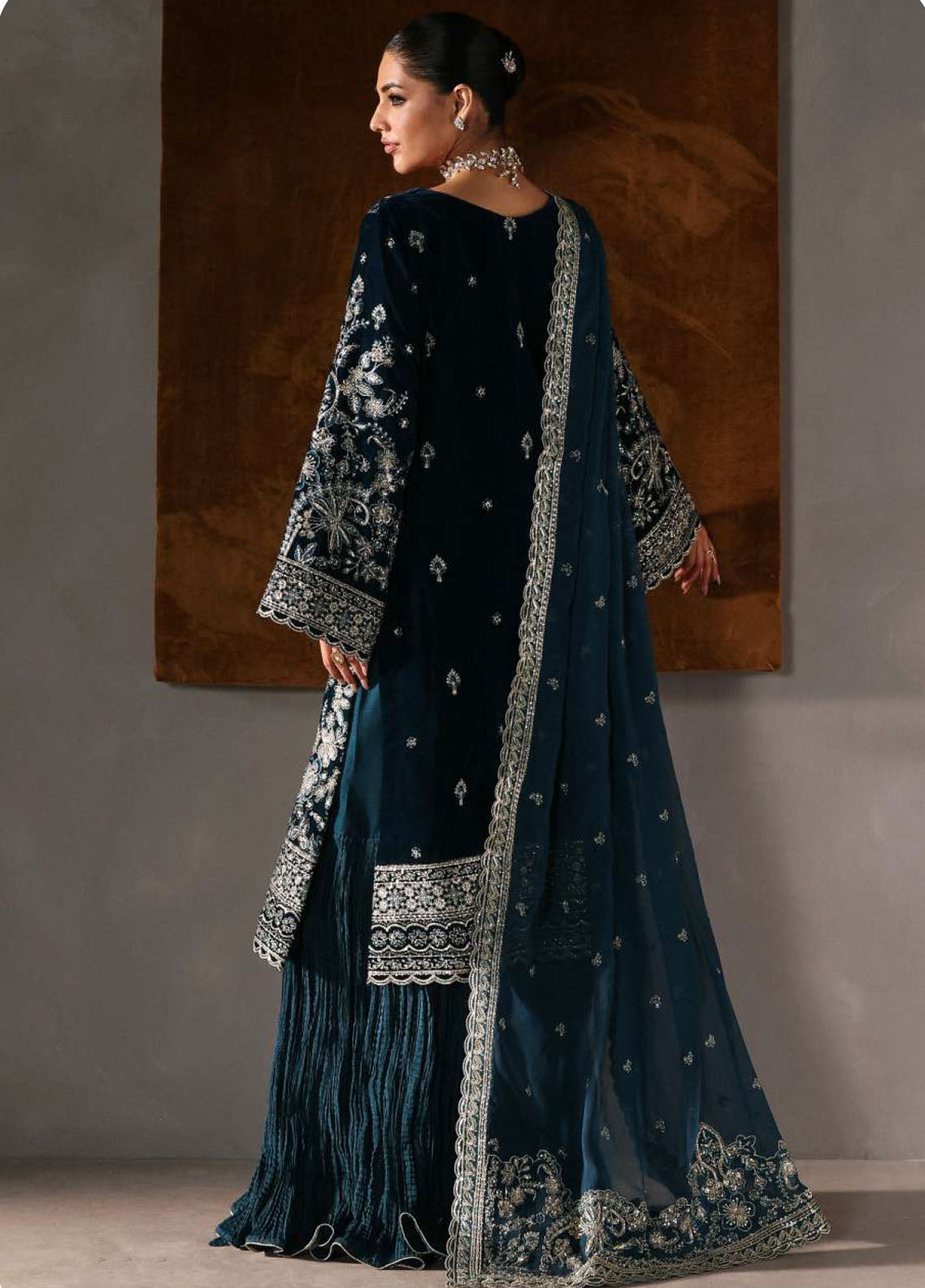 Marais By Gulaal Formals Embroidered Velvet 3 Piece Unstitched Suit GL25MVF D-V-11 MORENA Marais By Gulaal Formals Embroidered Velvet 3 Piece Unstitched Suit GL25MVF D-V-11 MORENA