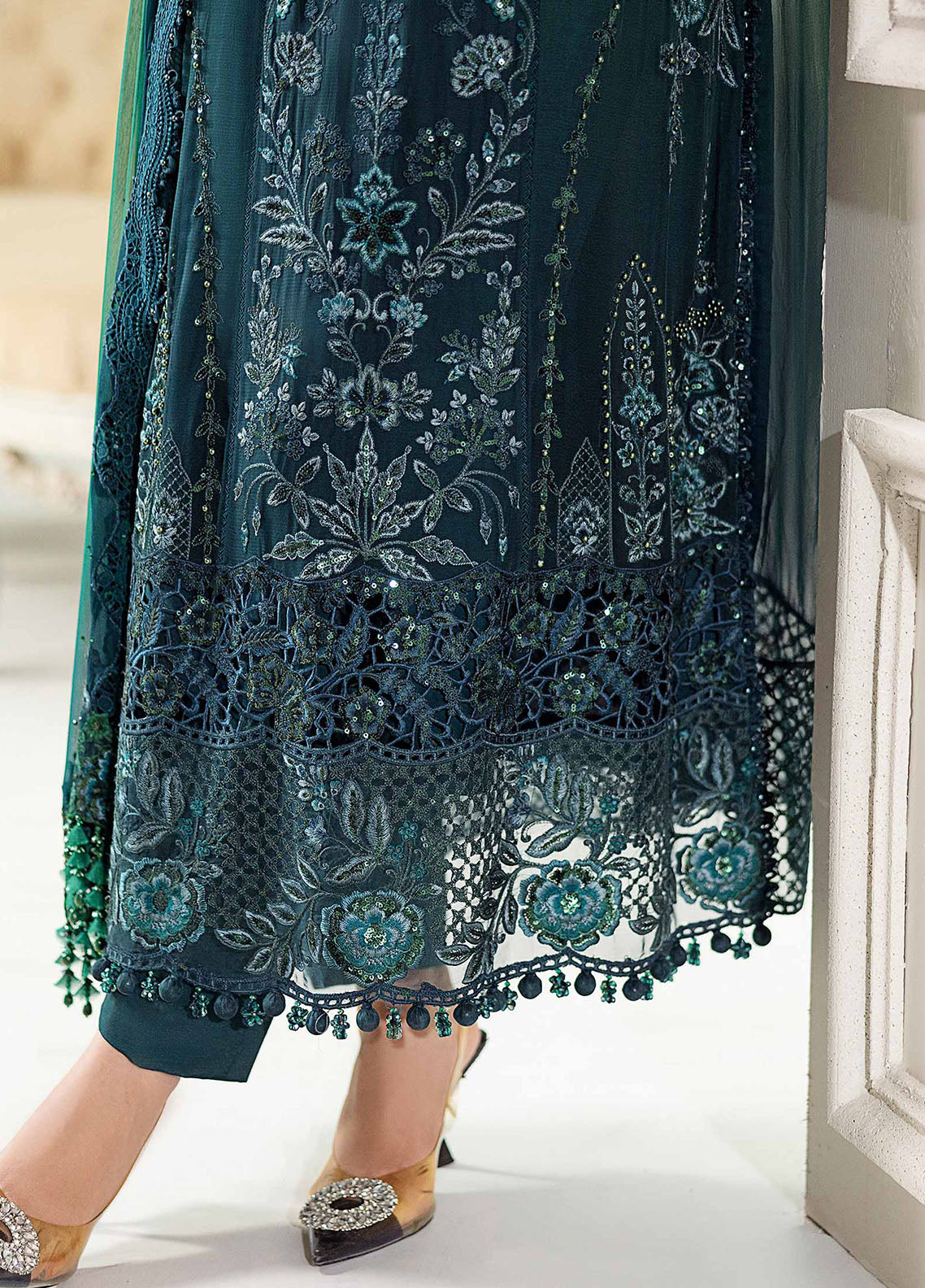 Maria B Embroidered Chiffon 3 Piece Unstitched Suit MB25C D-06 Maria B Embroidered Chiffon 3 Piece Unstitched Suit MB25C D-06
