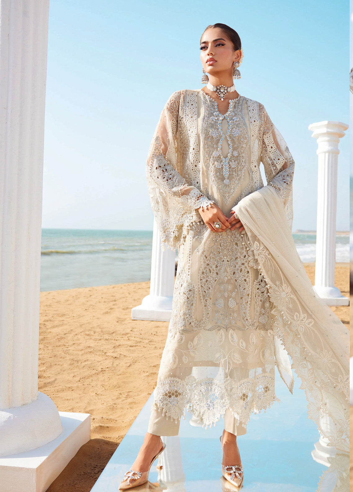Maria B Embroidered Lawn 3 Piece Unstitched Suit MB25LL D-09 Maria B Embroidered Lawn 3 Piece Unstitched Suit MB25LL D-09