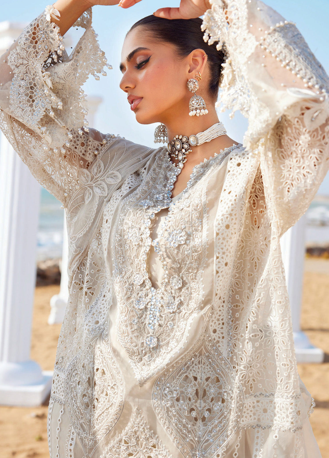 Maria B Embroidered Lawn 3 Piece Unstitched Suit MB25LL D-09 Maria B Embroidered Lawn 3 Piece Unstitched Suit MB25LL D-09