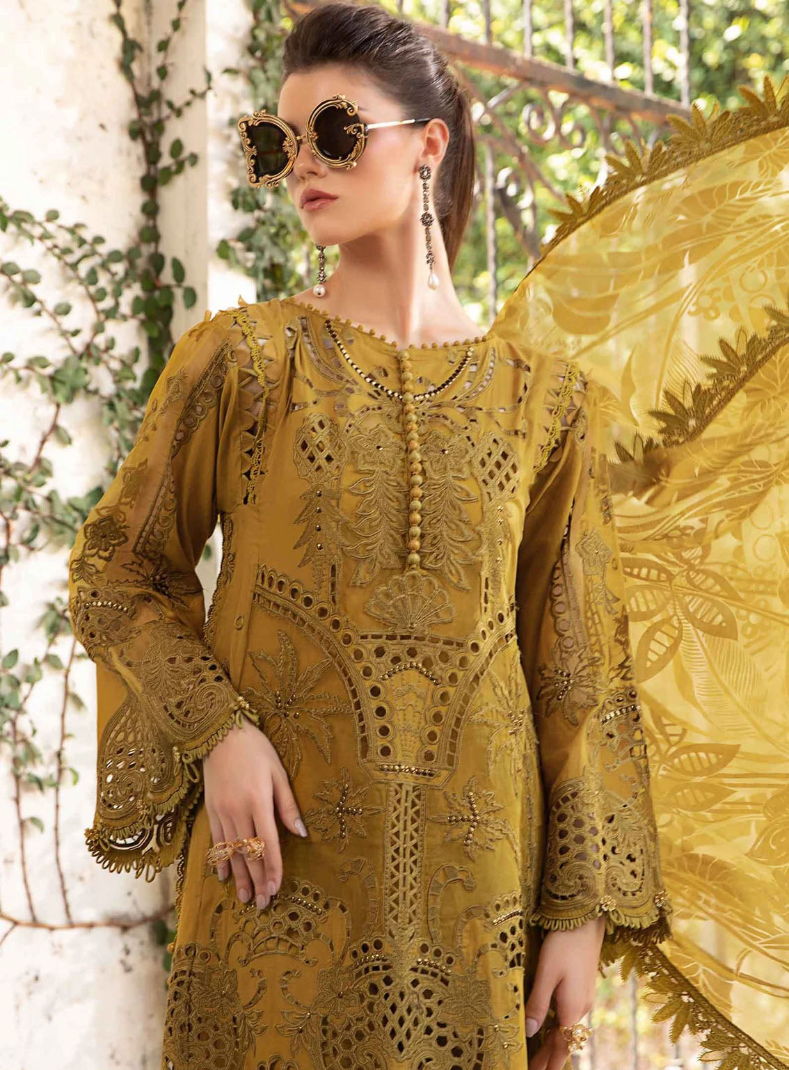 Maria B Luxury Embroidered Lawn Eid Edit-II 3 Piece Unstitched Suit MB24EE2 D-08 Maria B Luxury Embroidered Lawn Eid Edit-II 3 Piece Unstitched Suit MB24EE2 D-08