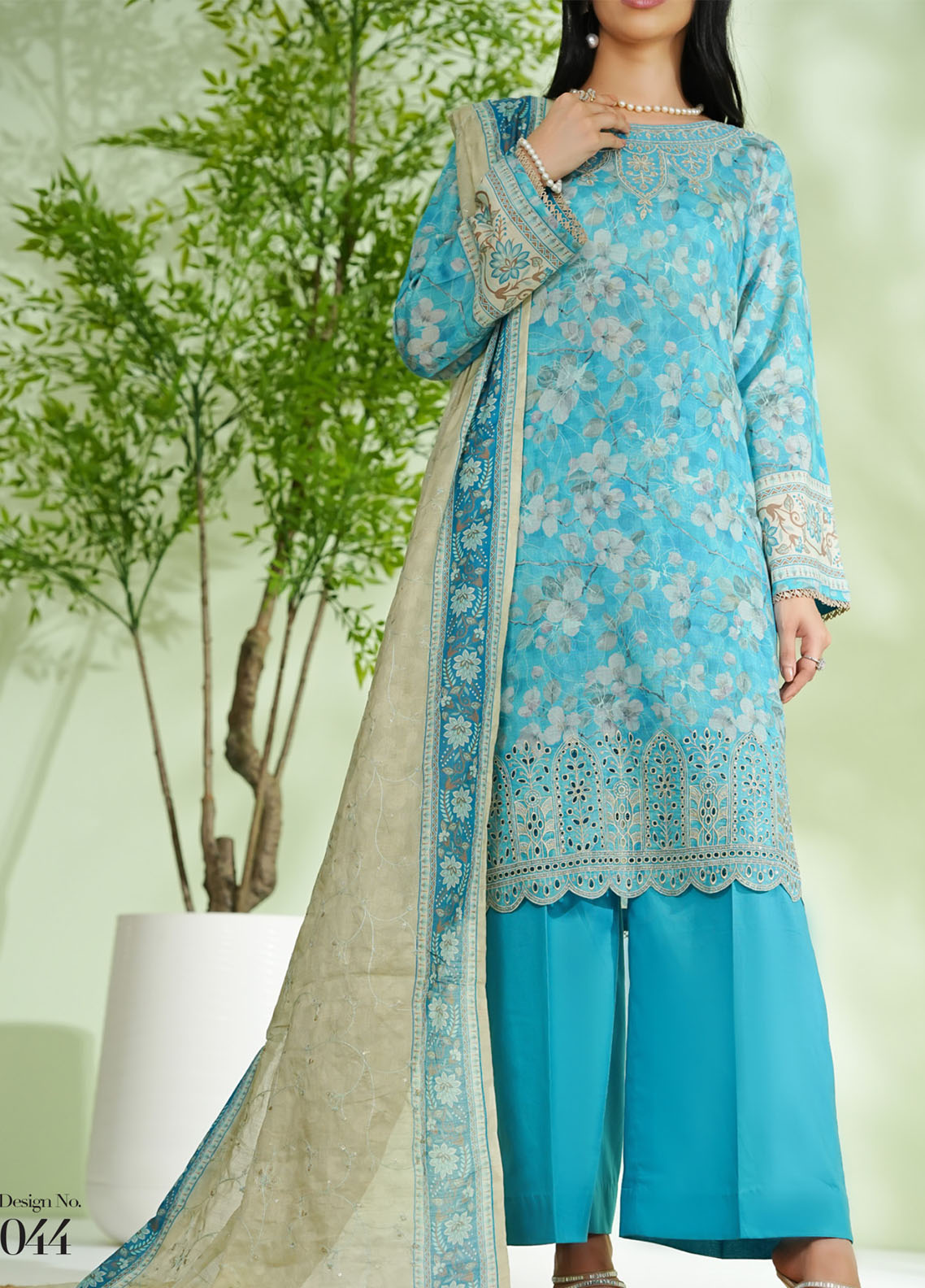 Mariyah By VS Textile Chikankari Embroidered Khaddar 3 Piece Unstitched Suit VS25MCED D-044 Mariyah By VS Textile Chikankari Embroidered Khaddar 3 Piece Unstitched Suit VS25MCED D-044