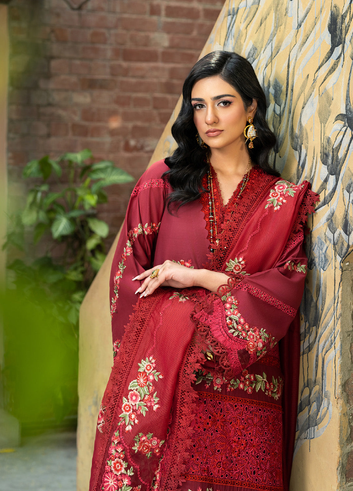 Maryam Hussain Embroidered Lawn 3 Piece Unstitched Suit MH25LLV2 D-AMAL Maryam Hussain Embroidered Lawn 3 Piece Unstitched Suit MH25LLV2 D-AMAL