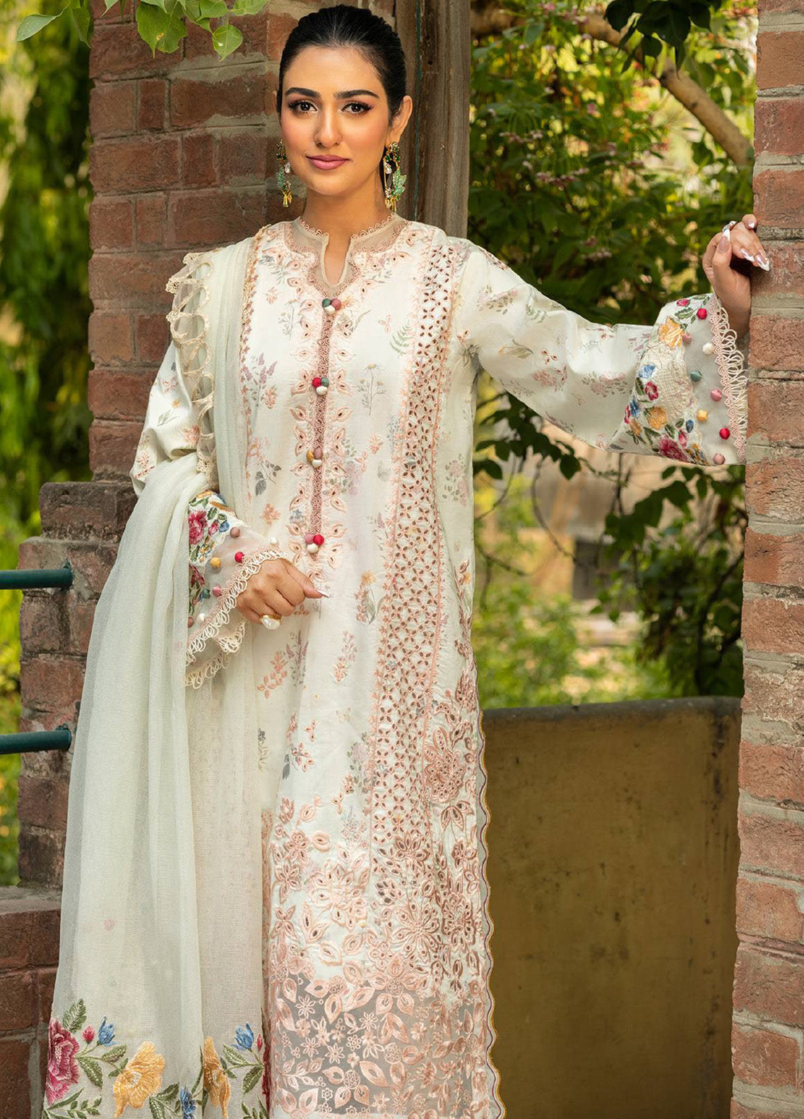 Maryam Hussain Embroidered Lawn 3 Piece Unstitched Suit MH25LLV2 D-BATIK Maryam Hussain Embroidered Lawn 3 Piece Unstitched Suit MH25LLV2 D-BATIK