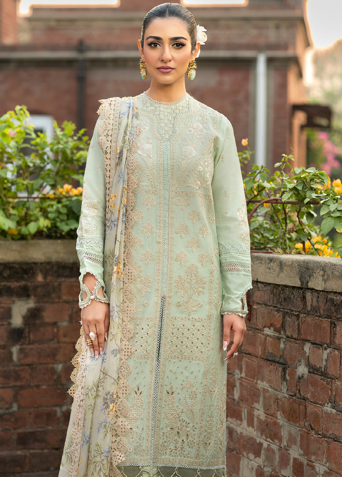 Maryam Hussain Embroidered Lawn 3 Piece Unstitched Suit MH25LLV2 D-GULBEEN Maryam Hussain Embroidered Lawn 3 Piece Unstitched Suit MH25LLV2 D-GULBEEN