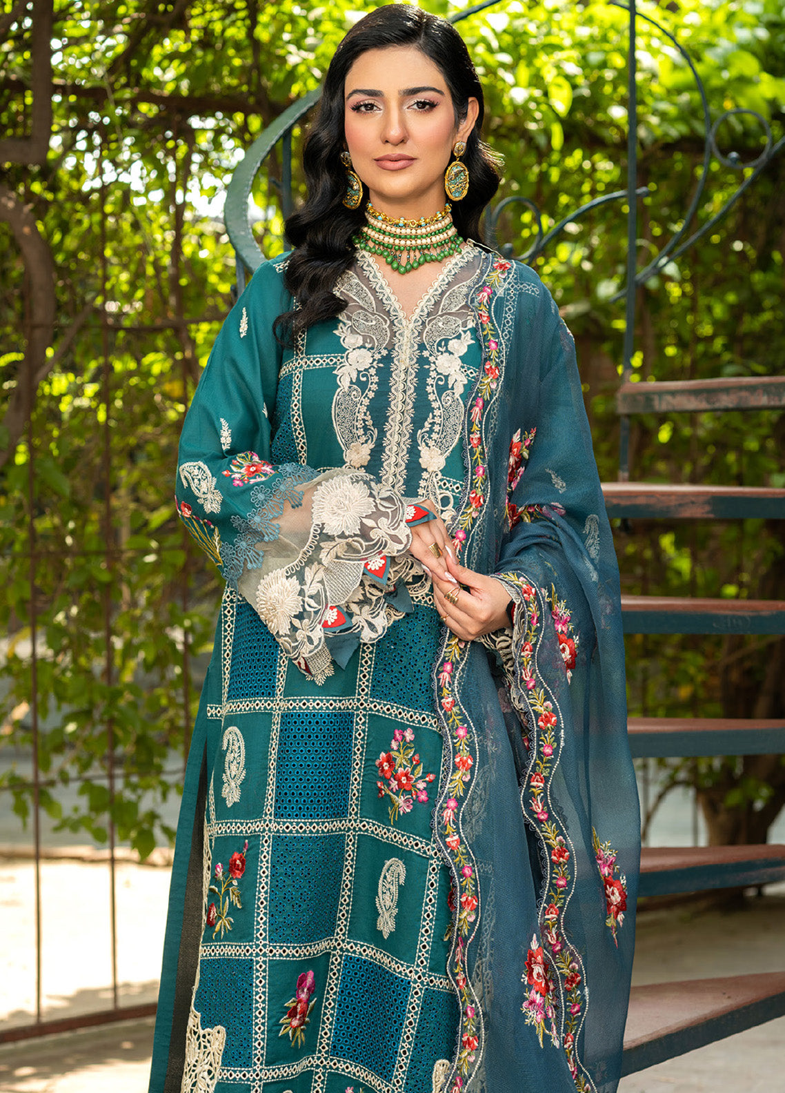 Maryam Hussain Embroidered Lawn 3 Piece Unstitched Suit MH25LLV2 D-NEELUM Maryam Hussain Embroidered Lawn 3 Piece Unstitched Suit MH25LLV2 D-NEELUM