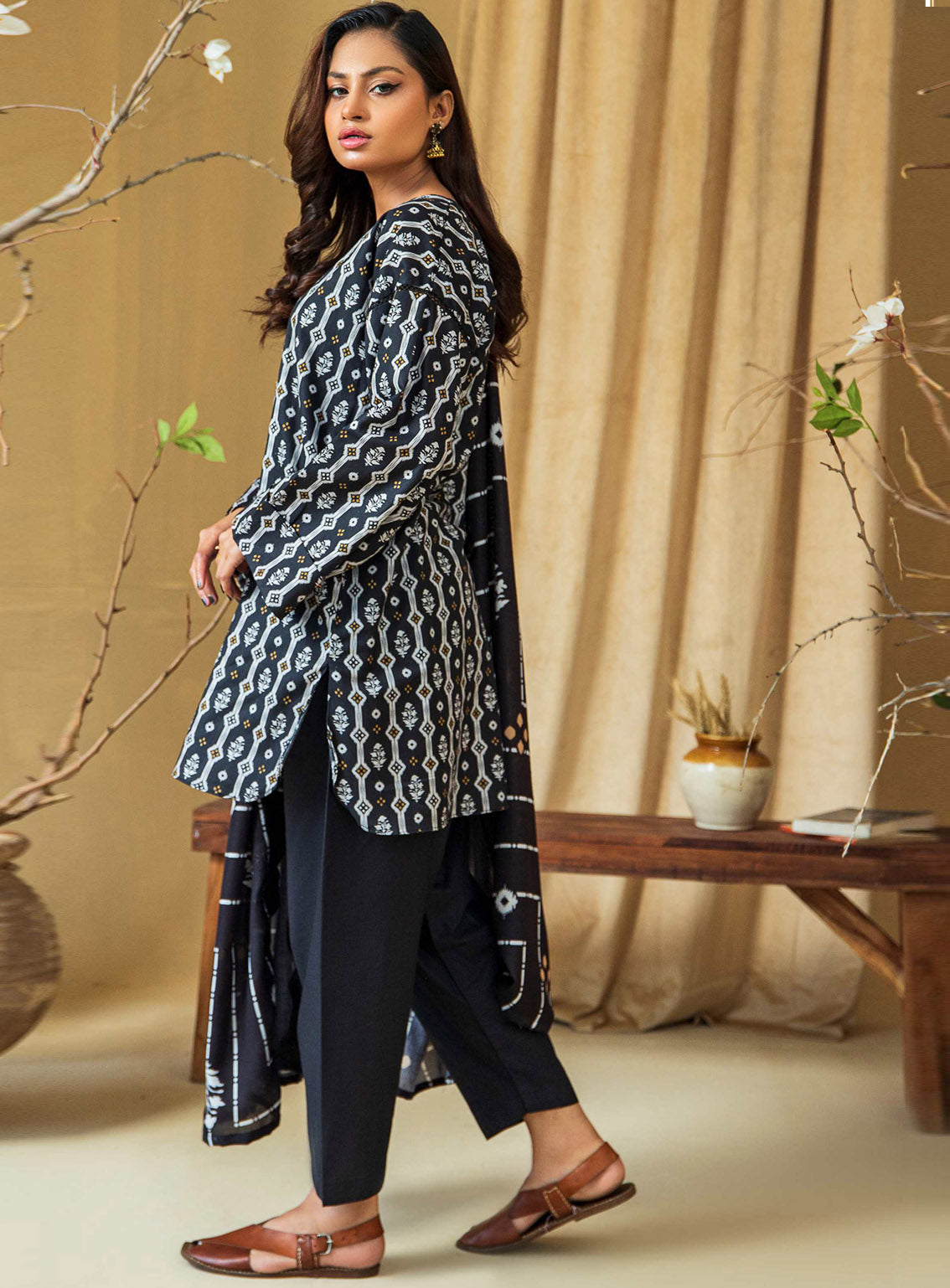 Mava By Rashid Textile Printed Khaddar 3 Piece Unstitched Suit RT24MWE D-8431 Mava By Rashid Textile Printed Khaddar 3 Piece Unstitched Suit RT24MWE D-8431