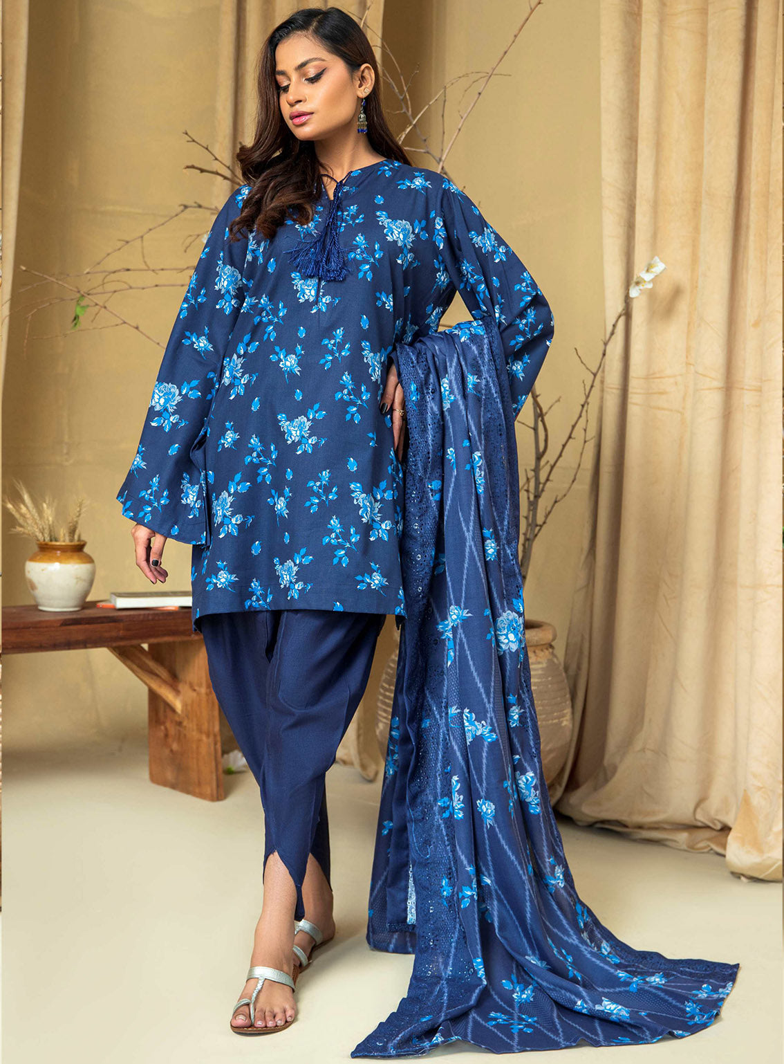 Mava By Rashid Textile Printed Khaddar 3 Piece Unstitched Suit RT24MWE D-8433 Mava By Rashid Textile Printed Khaddar 3 Piece Unstitched Suit RT24MWE D-8433