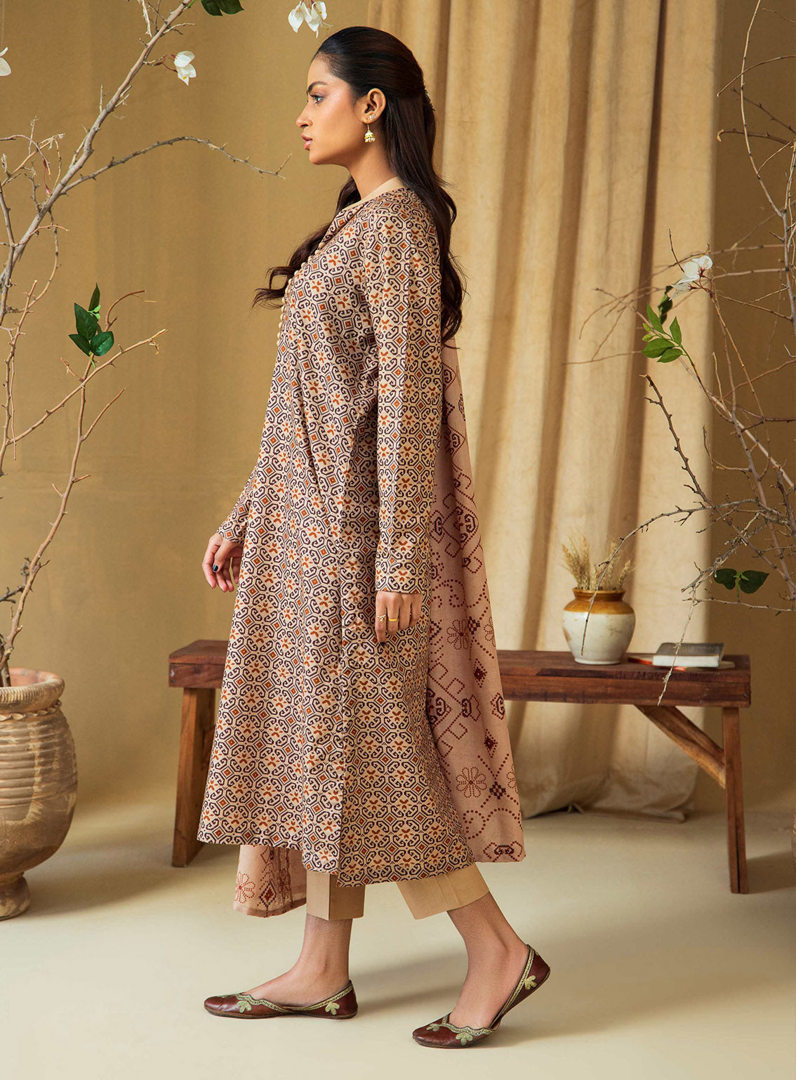 Mava By Rashid Textile Printed Khaddar 3 Piece Unstitched Suit RT24MWE D-8435 Mava By Rashid Textile Printed Khaddar 3 Piece Unstitched Suit RT24MWE D-8435