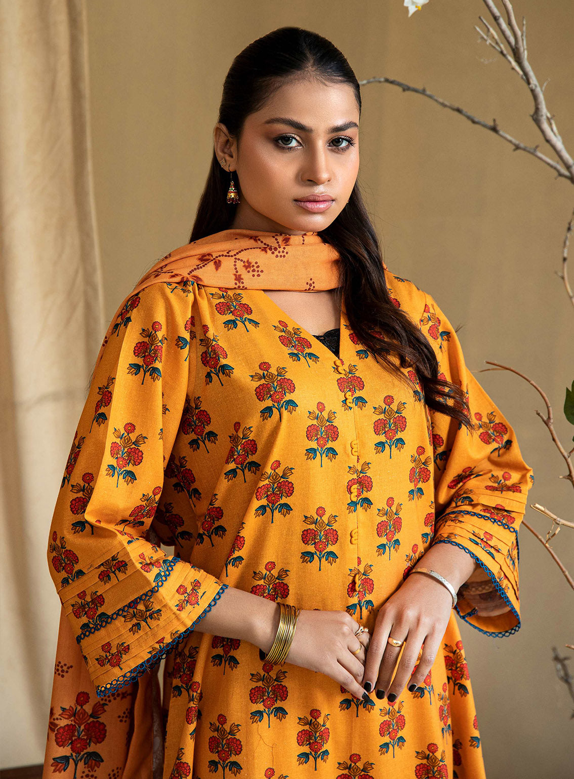 Mava By Rashid Textile Printed Khaddar 3 Piece Unstitched Suit RT24MWE D-8436 Mava By Rashid Textile Printed Khaddar 3 Piece Unstitched Suit RT24MWE D-8436