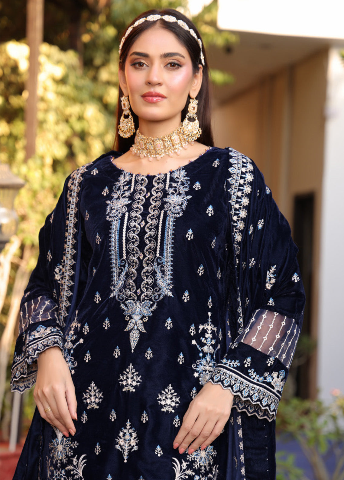Maya Noor By Schick Embroidered Velvet 3 Piece Unstitched Suit SDH24MN D-02 Maya Noor By Schick Embroidered Velvet 3 Piece Unstitched Suit SDH24MN D-02