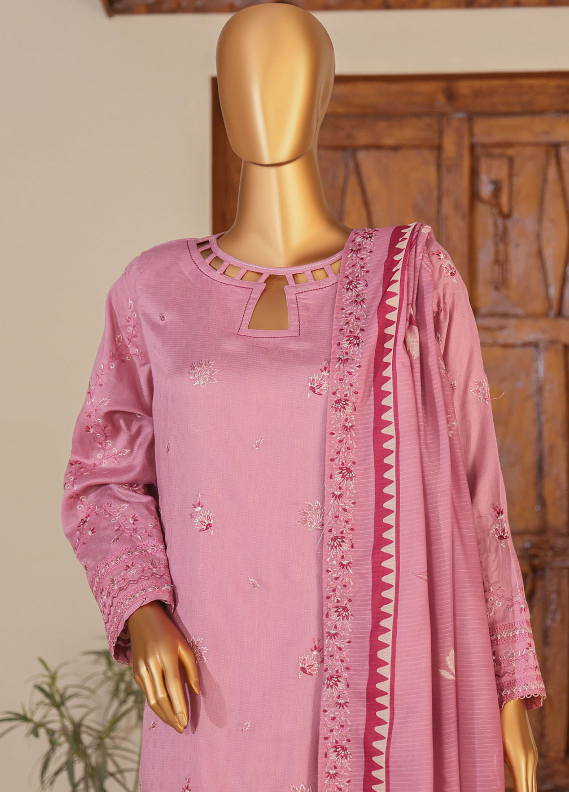 Mayaar By HZ Textiles Embroidered Cotton 3 Piece Unstitched Suit HZ25M D-MEC-08 Mayaar By HZ Textiles Embroidered Cotton 3 Piece Unstitched Suit HZ25M D-MEC-08