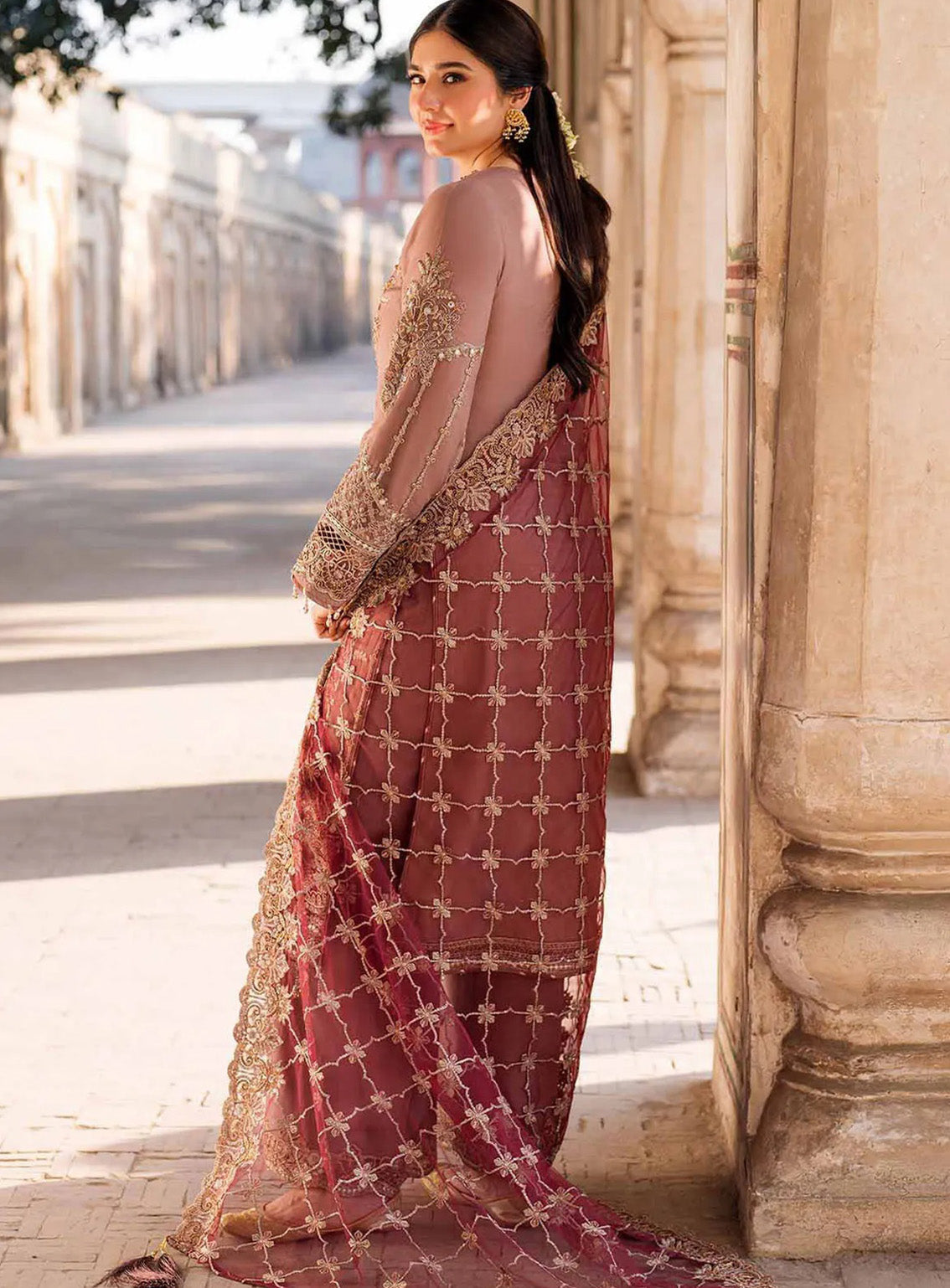 Meeras By Imrozia Embroidered Organza 3 Piece Unstitched Suit IM25MLE D-I-220 ZOHRA Meeras By Imrozia Embroidered Organza 3 Piece Unstitched Suit IM25MLE D-I-220 ZOHRA