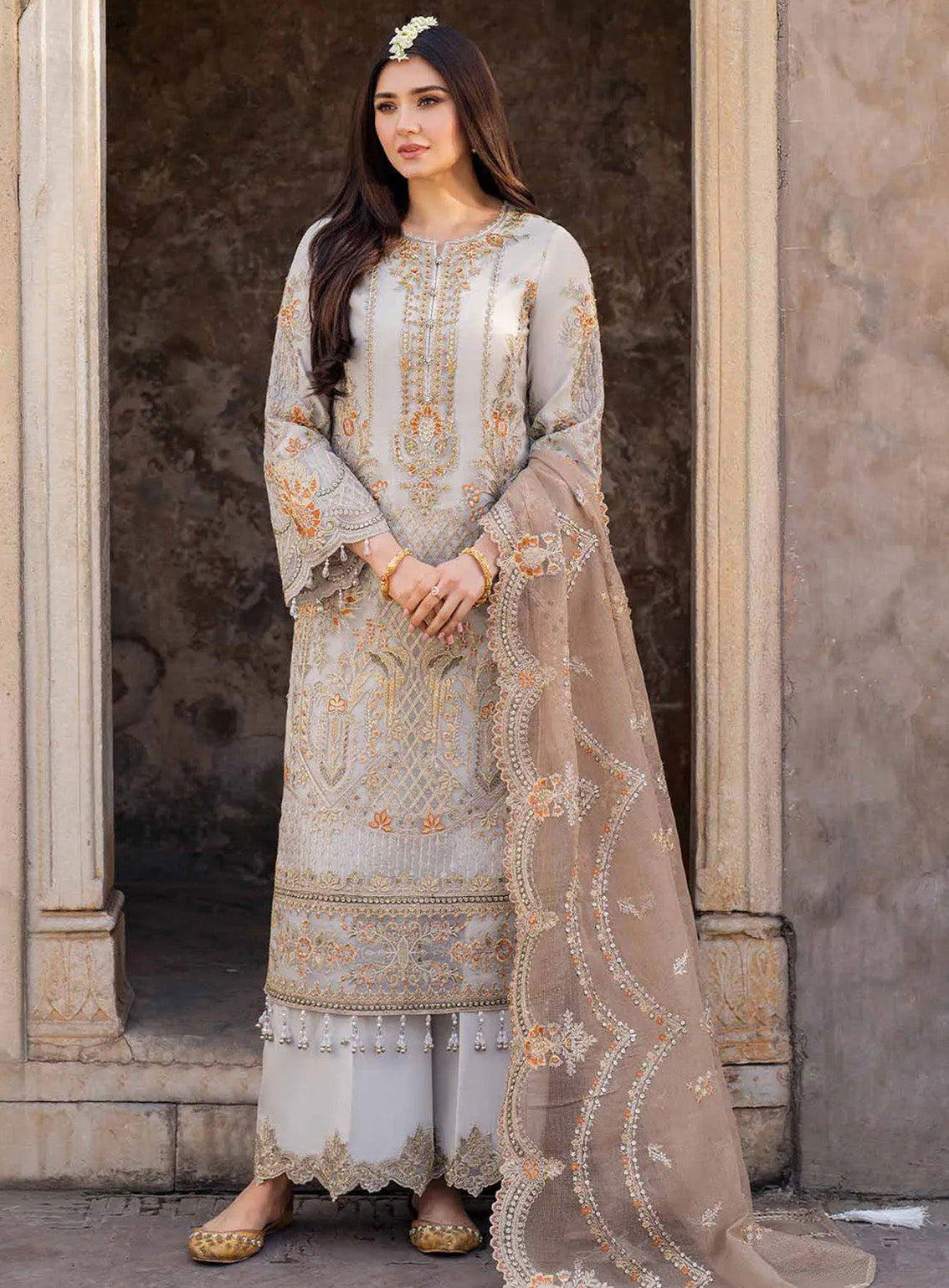 Meeras By Imrozia Embroidered Organza 3 Piece Unstitched Suit IM25MLE D-I-224 MUSHK Meeras By Imrozia Embroidered Organza 3 Piece Unstitched Suit IM25MLE D-I-224 MUSHK