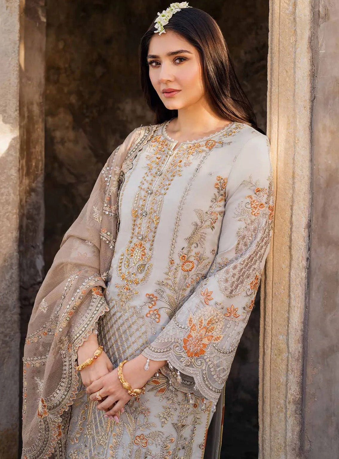 Meeras By Imrozia Embroidered Organza 3 Piece Unstitched Suit IM25MLE D-I-224 MUSHK Meeras By Imrozia Embroidered Organza 3 Piece Unstitched Suit IM25MLE D-I-224 MUSHK