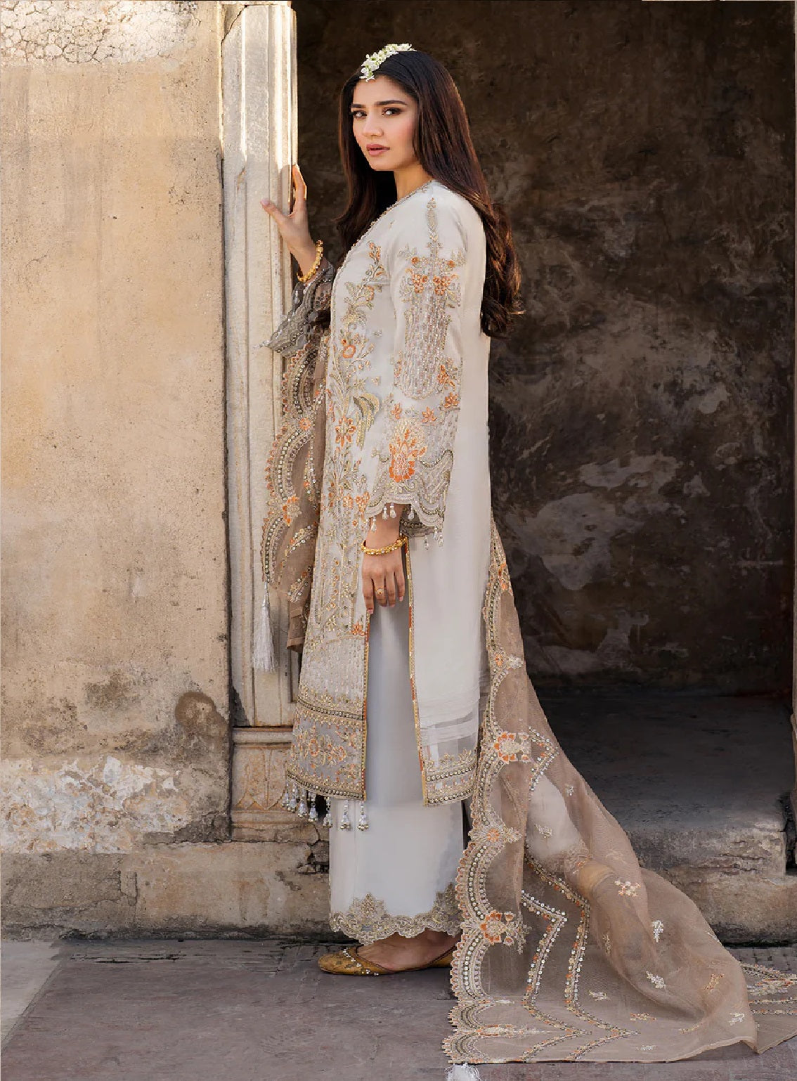Meeras By Imrozia Embroidered Organza 3 Piece Unstitched Suit IM25MLE D-I-224 MUSHK Meeras By Imrozia Embroidered Organza 3 Piece Unstitched Suit IM25MLE D-I-224 MUSHK