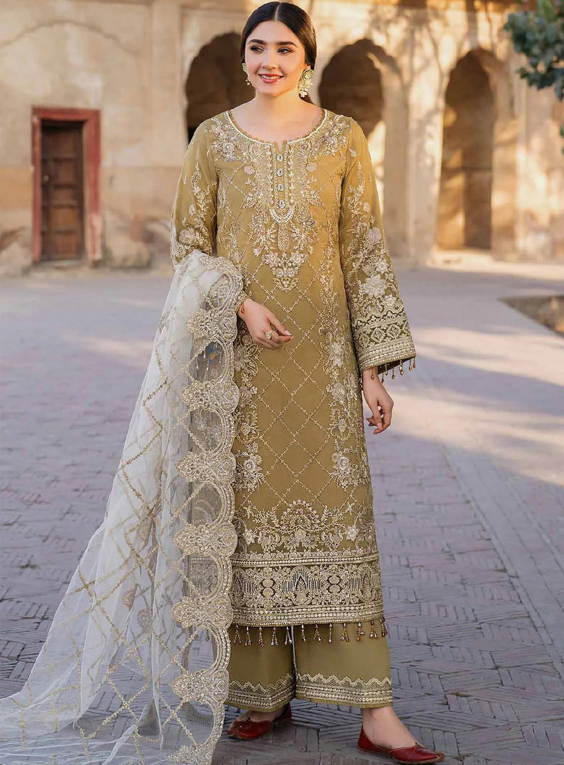 Meeras By Imrozia Embroidered Organza 3 Piece Unstitched Suit IM25MLE D-I-226 RUTAJ Meeras By Imrozia Embroidered Organza 3 Piece Unstitched Suit IM25MLE D-I-226 RUTAJ