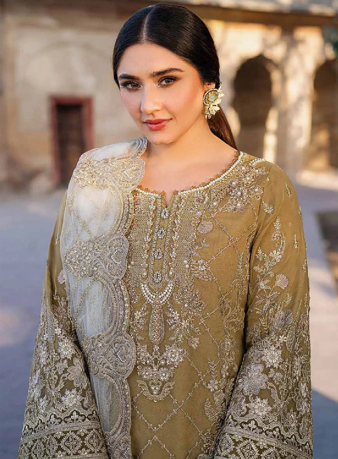 Meeras By Imrozia Embroidered Organza 3 Piece Unstitched Suit IM25MLE D-I-226 RUTAJ Meeras By Imrozia Embroidered Organza 3 Piece Unstitched Suit IM25MLE D-I-226 RUTAJ