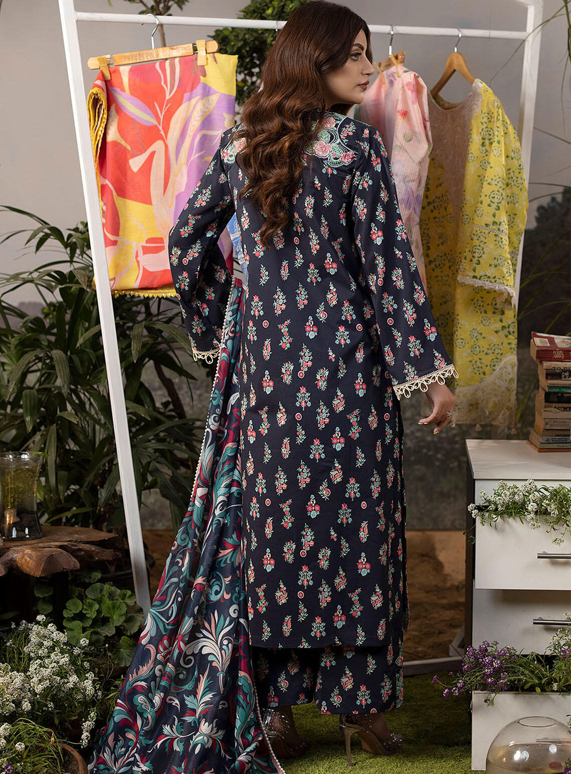 Mehr By Sahane Embroidered Lawn 3 Piece Unstitched Suit SNE24M CT-9006 REGAL GLOW Mehr By Sahane Embroidered Lawn 3 Piece Unstitched Suit SNE24M CT-9006 REGAL GLOW