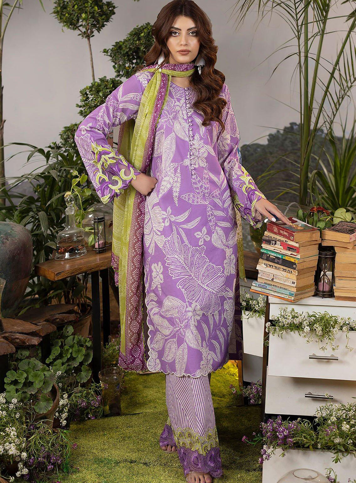 Mehr By Sahane Embroidered Lawn 3 Piece Unstitched Suit SNE24M CT-9011 LUMINOUS AURA Mehr By Sahane Embroidered Lawn 3 Piece Unstitched Suit SNE24M CT-9011 LUMINOUS AURA