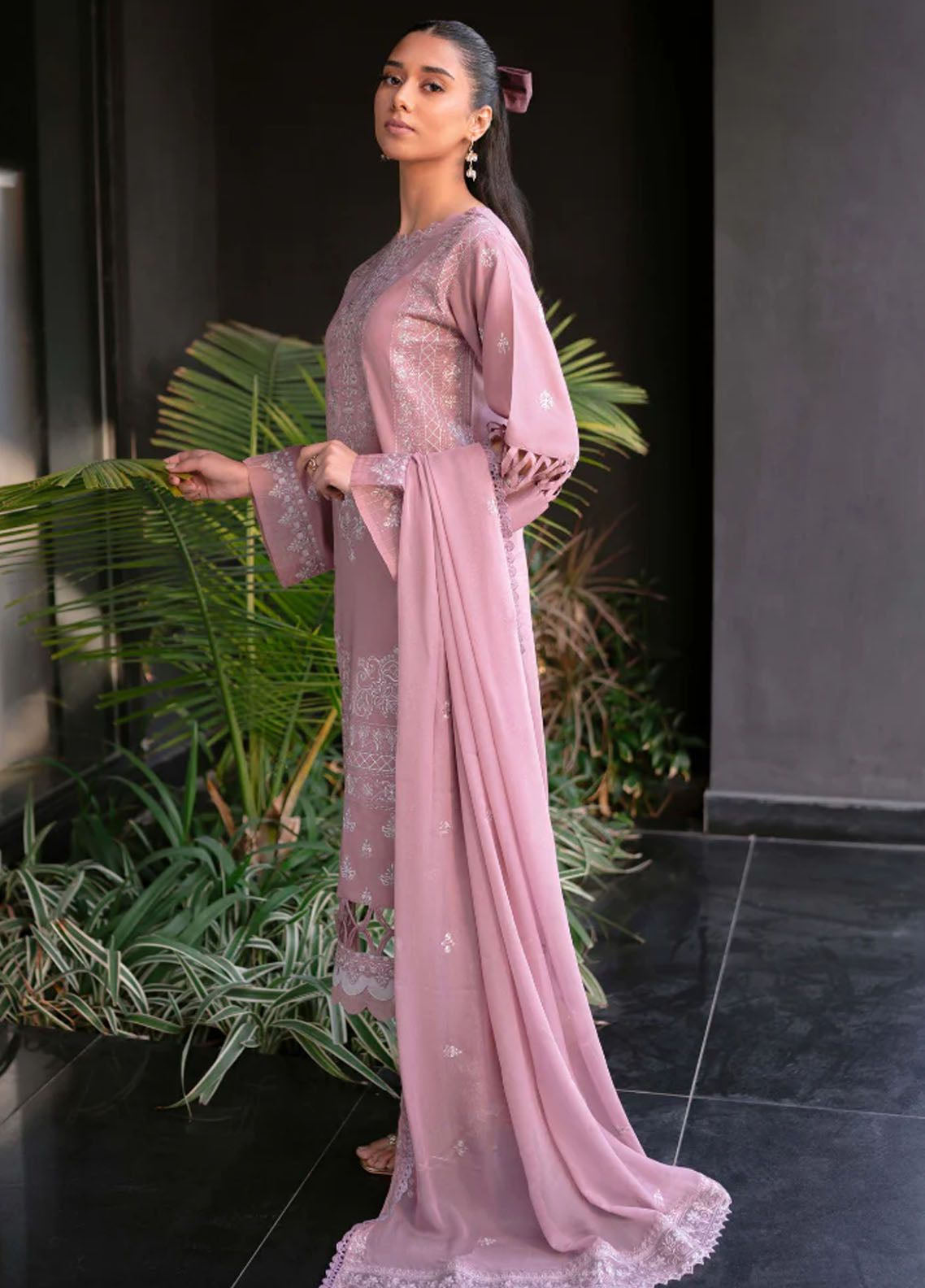 Meraki By Humdum Embroidered Lawn 3 Piece Unstitched Suit HD24M D-01 Meraki By Humdum Embroidered Lawn 3 Piece Unstitched Suit HD24M D-01